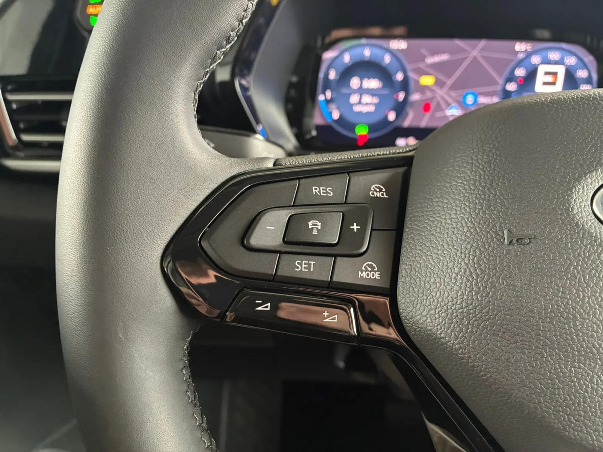 Ford Tourneo 1.5 Ecoboost 116 AT Titanium L2 (2025) - Photo 17