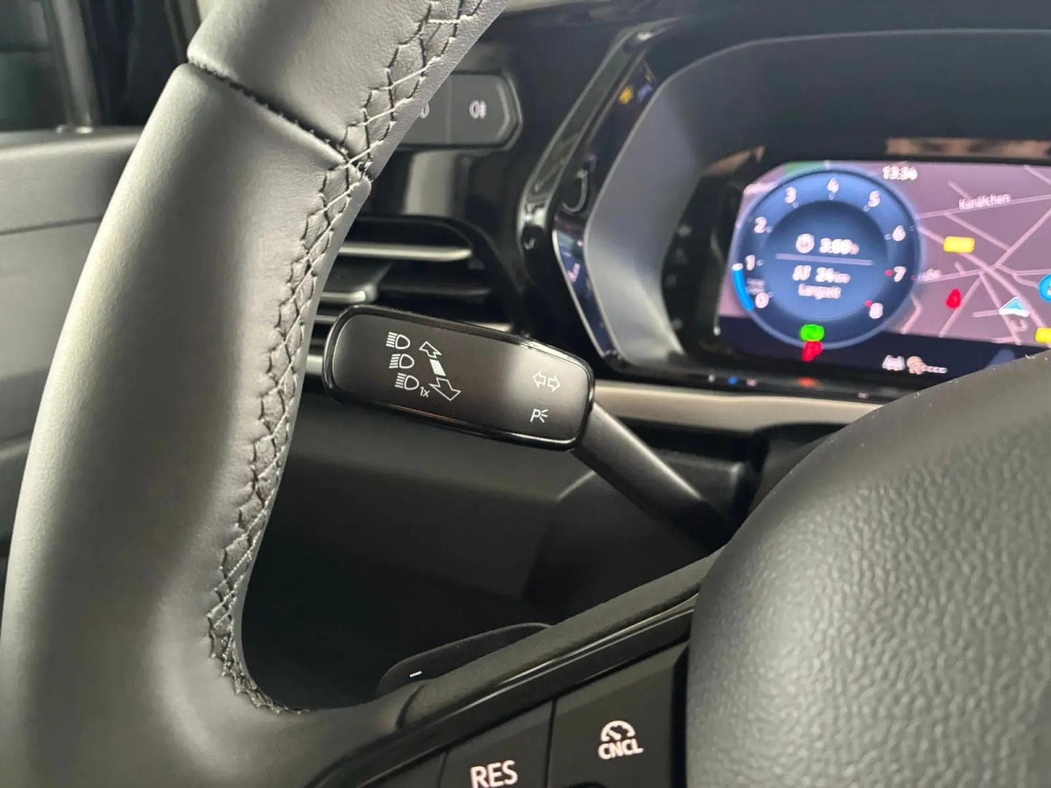 Ford Tourneo 1.5 Ecoboost 116 AT Titanium L2 (2025) - Photo 19