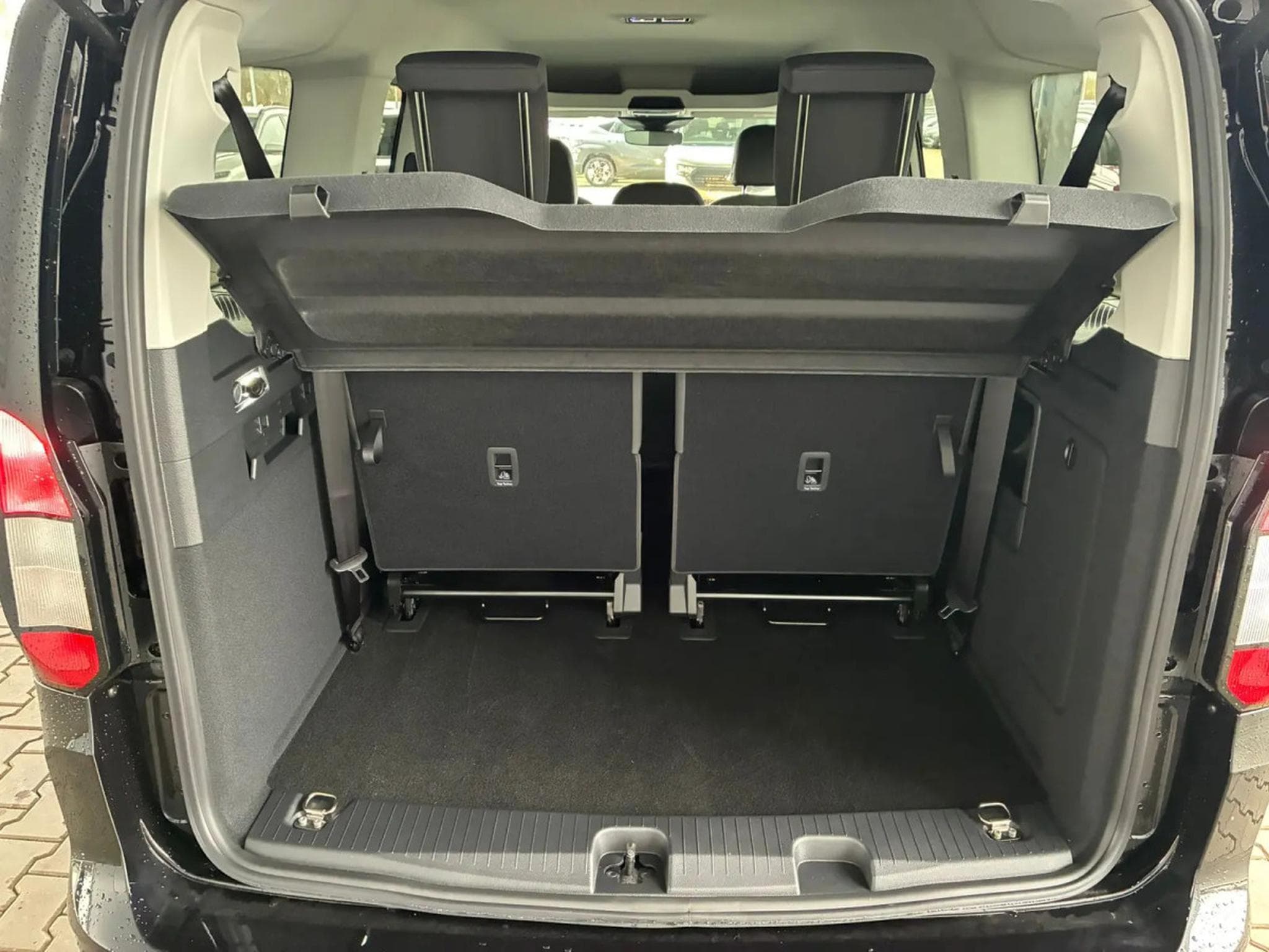 Ford Tourneo 1.5 Ecoboost 116 AT Titanium L2 (2025) - Photo 23