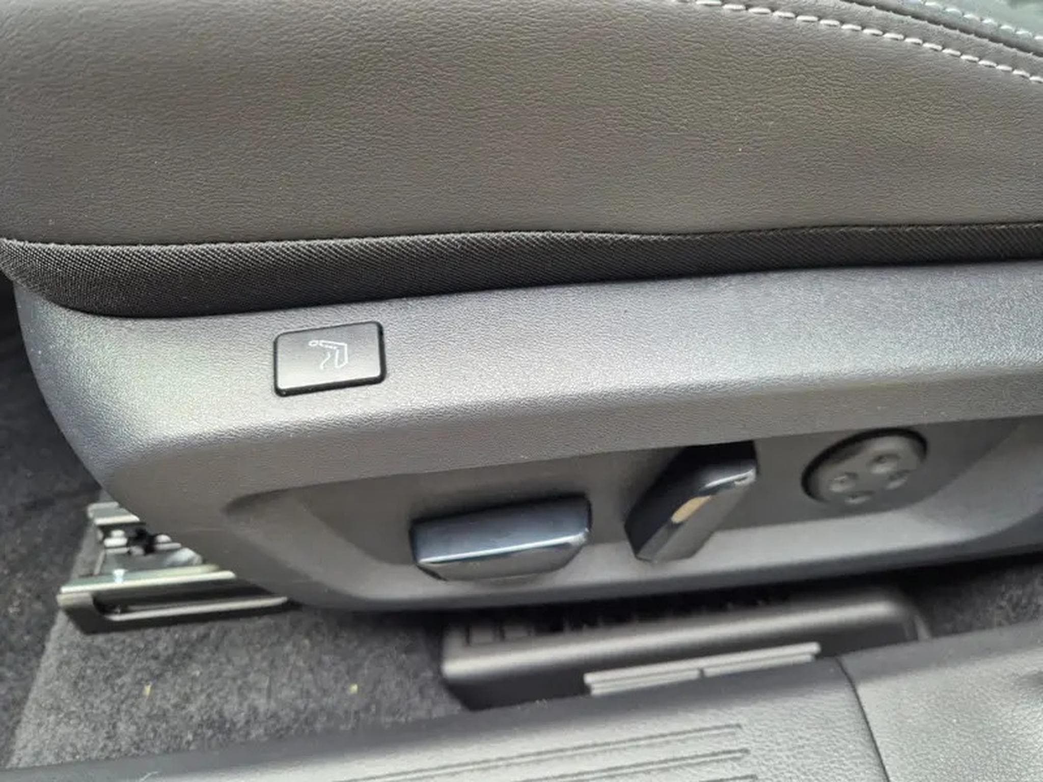 Nissan Qashqai 1.3 DIG-T MHEV 158 X-tronic Tekna Premium (2026) - Photo 14