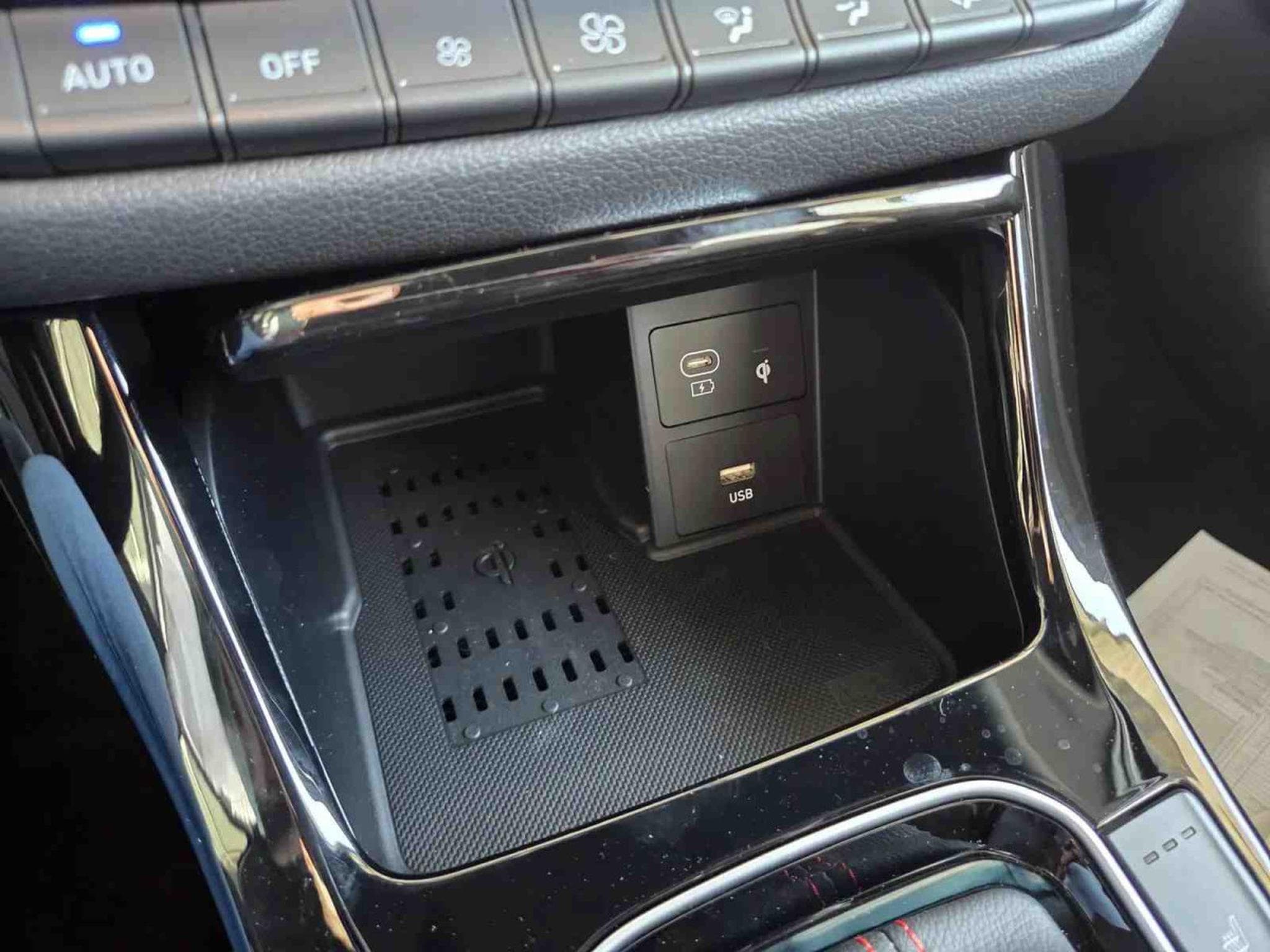 Hyundai i30 1.5 T-GDI mHEV  DCT 140 N-Line (2025) - Photo 18