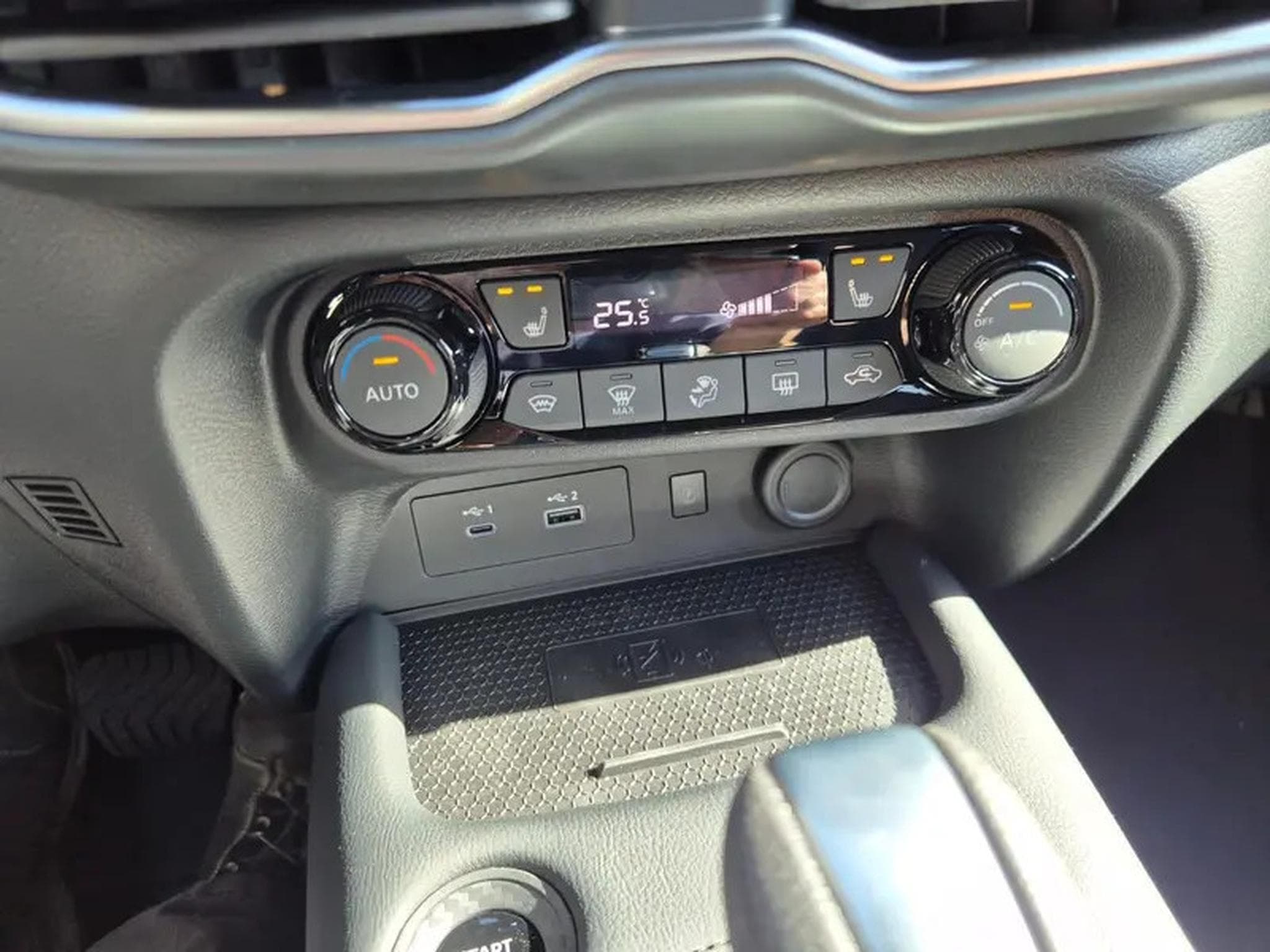 Nissan Juke 1.0 DIG-T 114 Auto N-Design (2026) - Photo 12