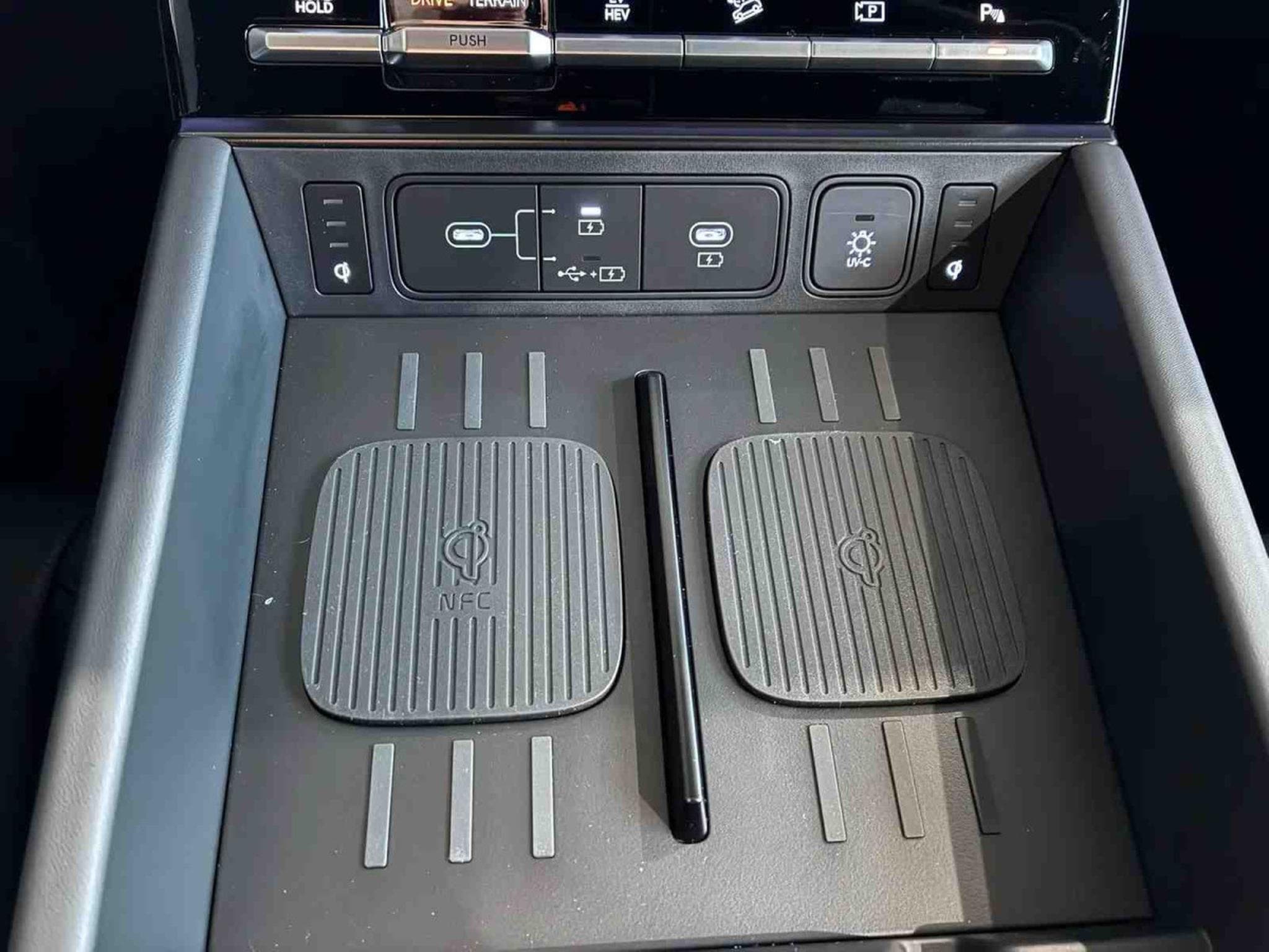 Hyundai Santa Fe 1.6 T-GDI PHEV 258 DCT Black Line (2026) - Photo 17