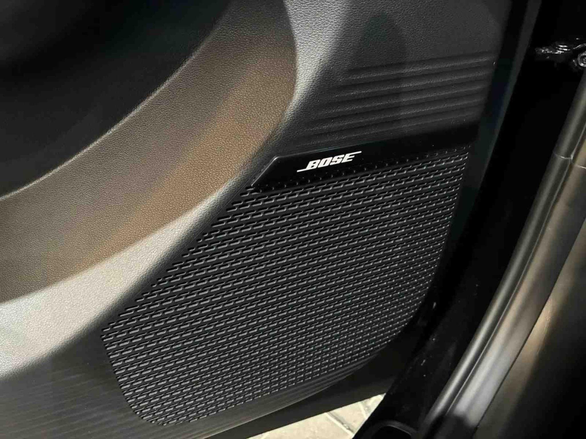 Hyundai Santa Fe 1.6 T-GDI PHEV 258 DCT Black Line (2026) - Photo 25