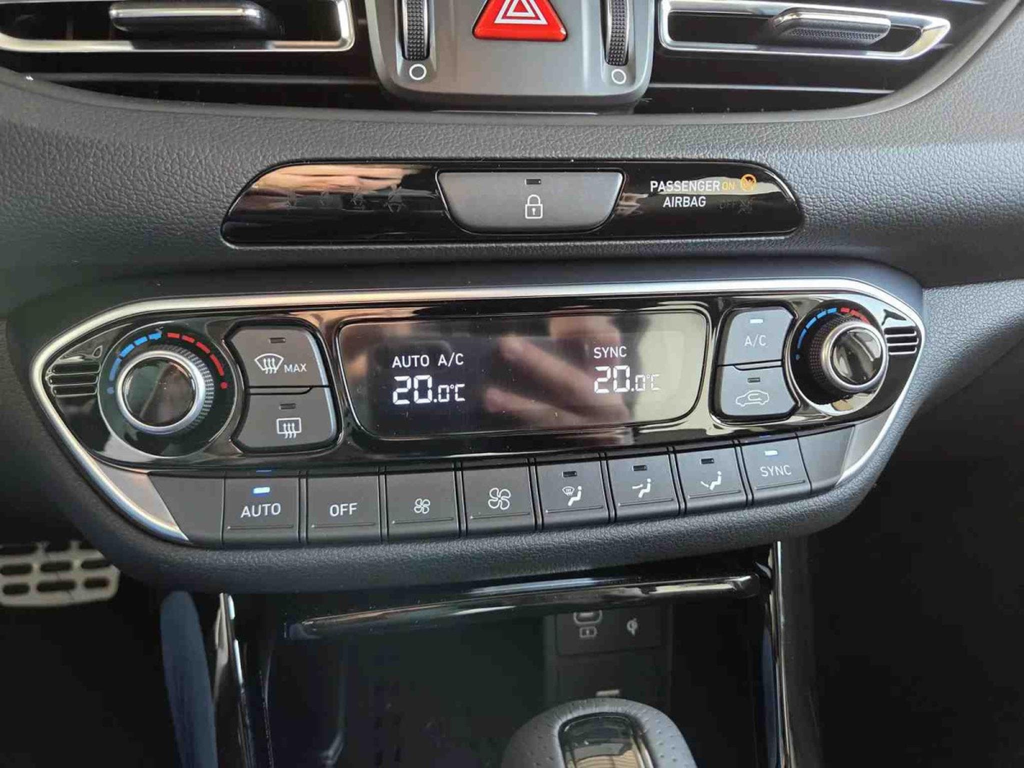 Hyundai i30 1.5 T-GDI mHEV  DCT 140 N-Line (2025) - Photo 17