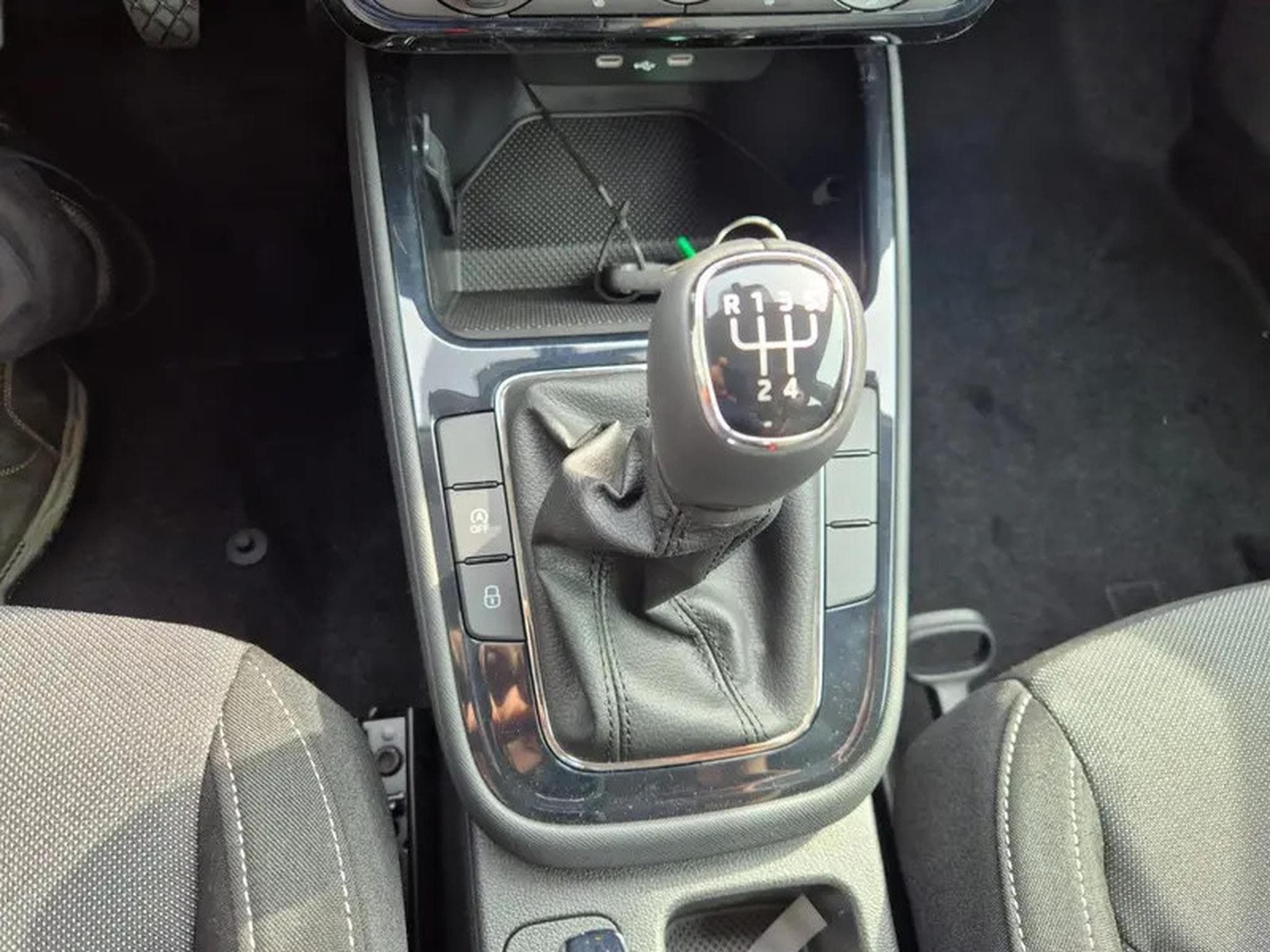 Skoda Fabia 1.0 TSi 95 Selection (2026) - Photo 18