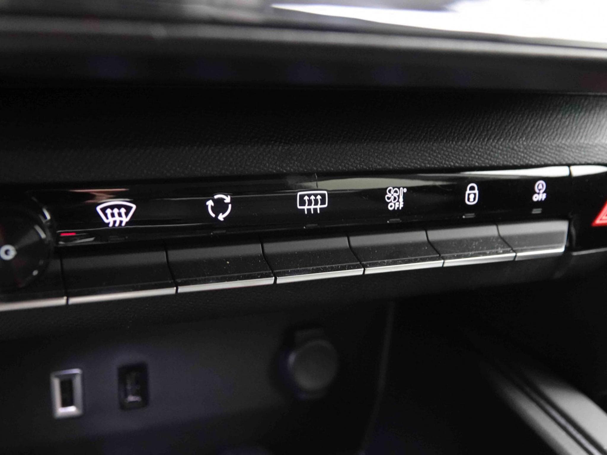 Citroën C5 Aircross 1.2 Hybride 145 e-DC6 Max (2025) - Photo 13