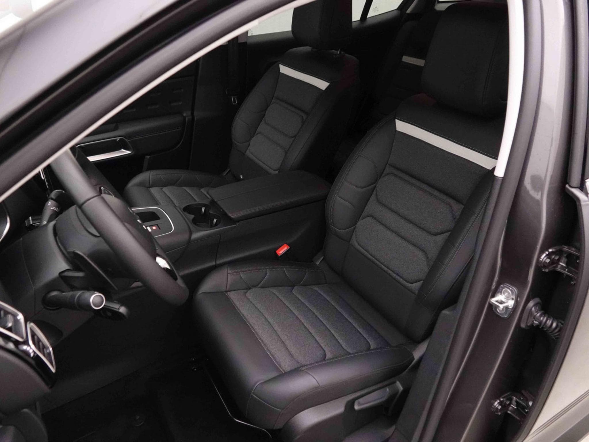 Citroën C5 Aircross 1.2 Hybride 145 e-DC6 Max (2025) - Photo 6