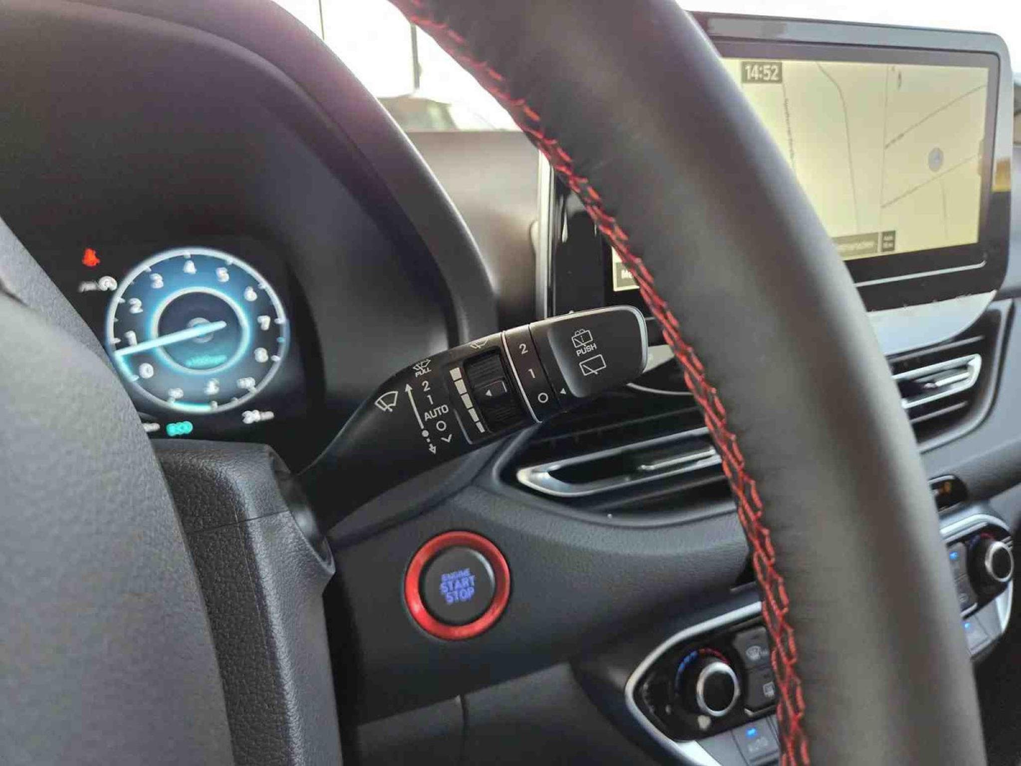 Hyundai i30 1.5 T-GDI mHEV  DCT 140 N-Line (2025) - Photo 10