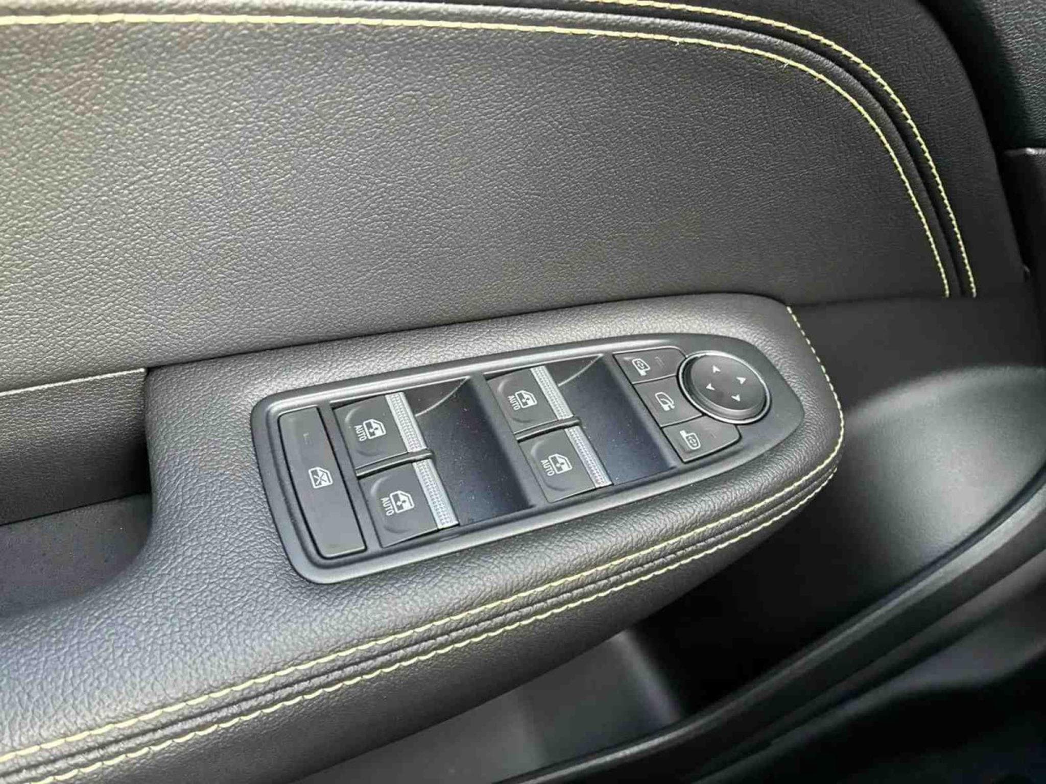 Renault Arkana 1.3 E-Tech Full Hybrid 145 EDC TECHNO (2025) - Photo 12