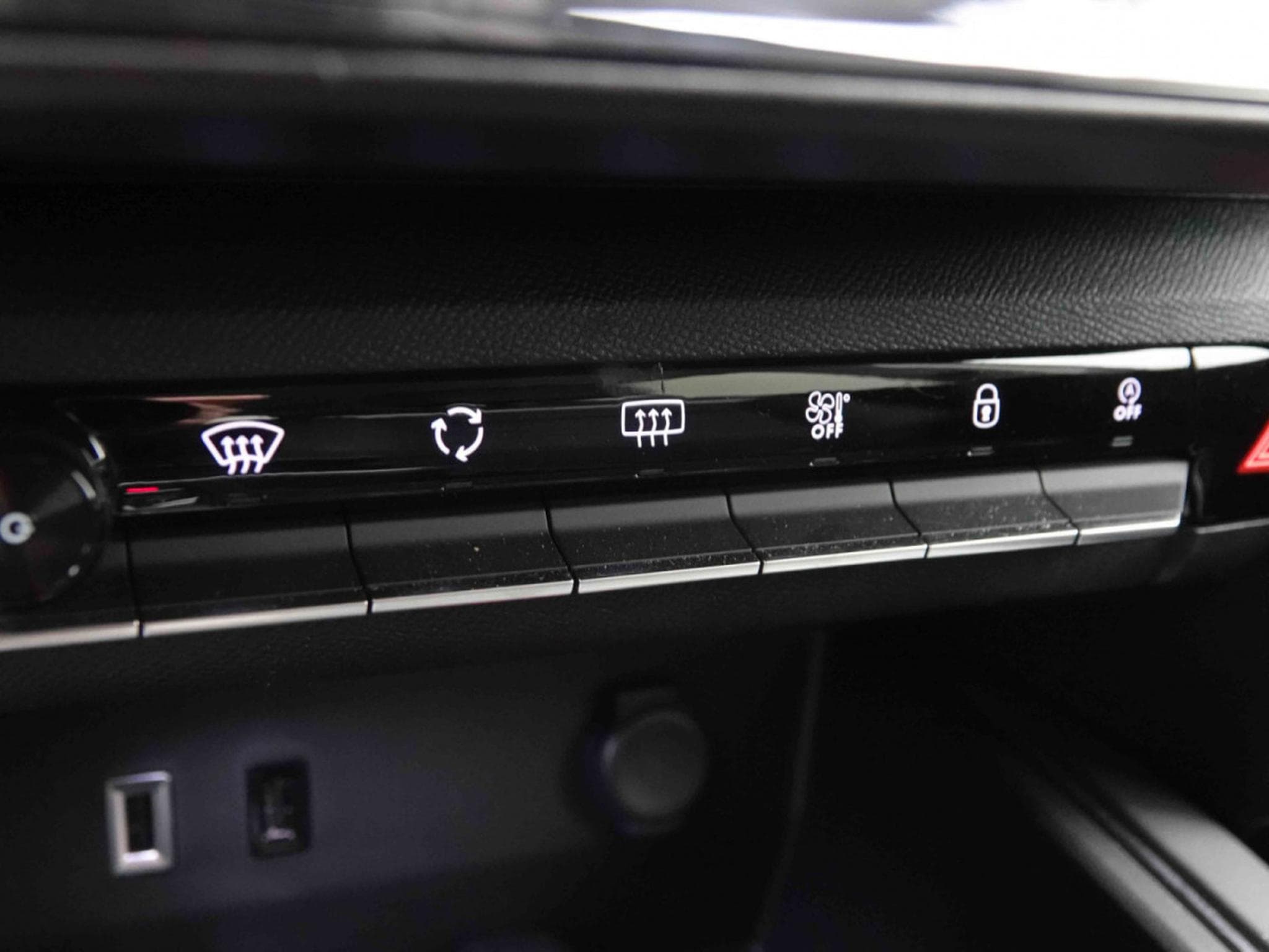 Citroën C5 Aircross 1.2 Hybride 145 e-DC6 Max (2025) - Photo 13