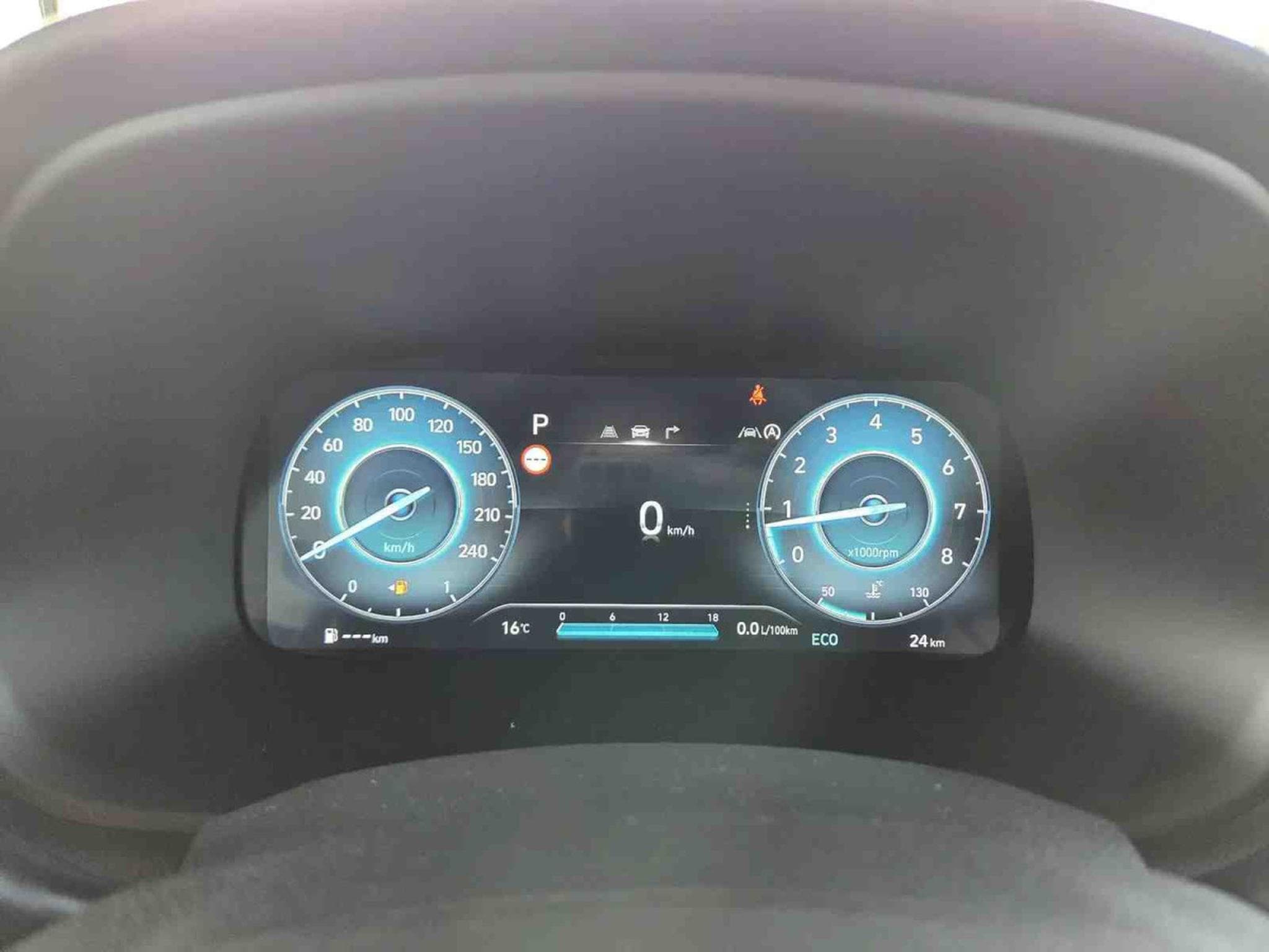 Hyundai i30 1.5 T-GDI mHEV  DCT 140 N-Line (2025) - Photo 14