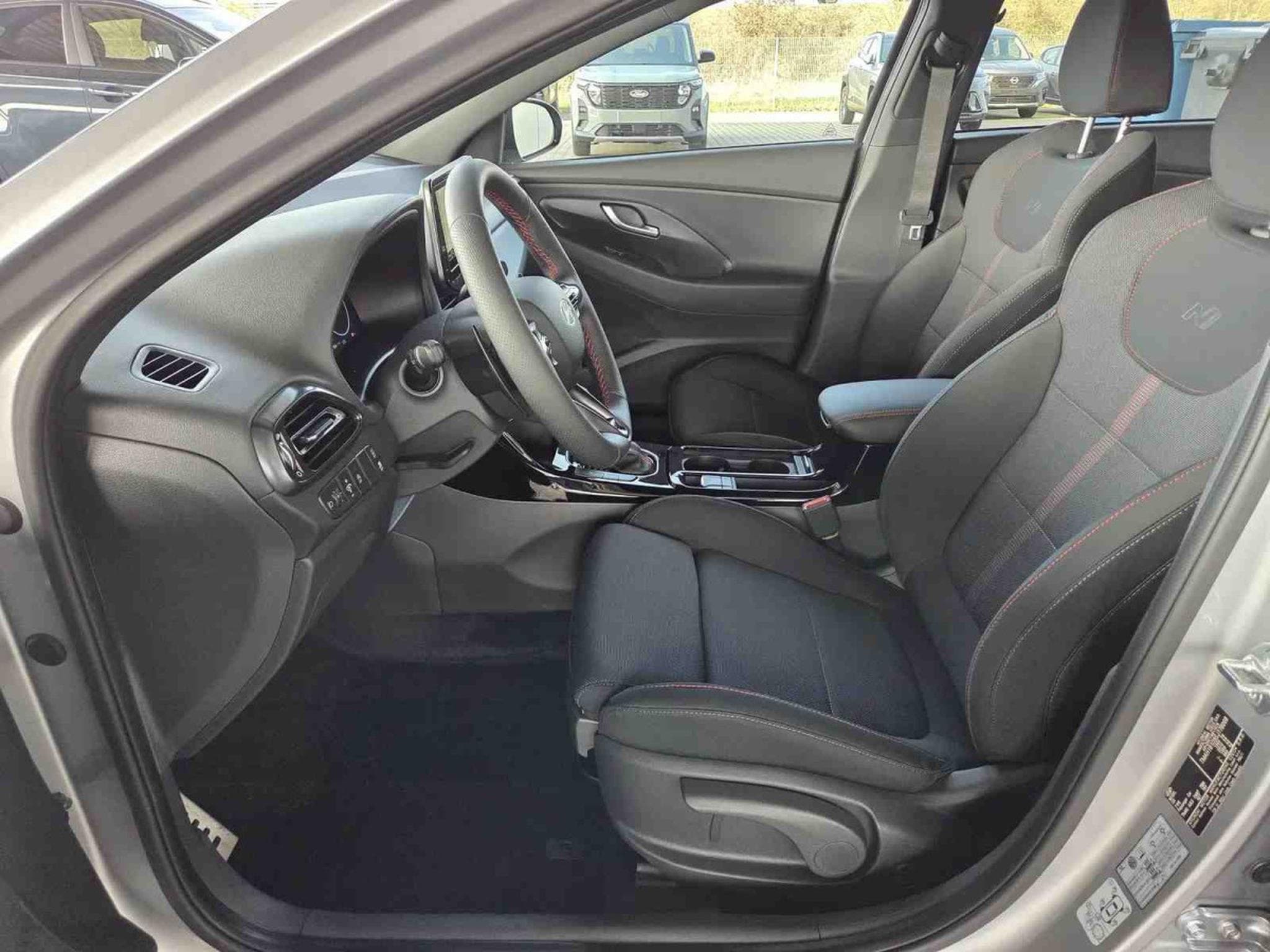 Hyundai i30 1.5 T-GDI mHEV  DCT 140 N-Line (2025) - Photo 7