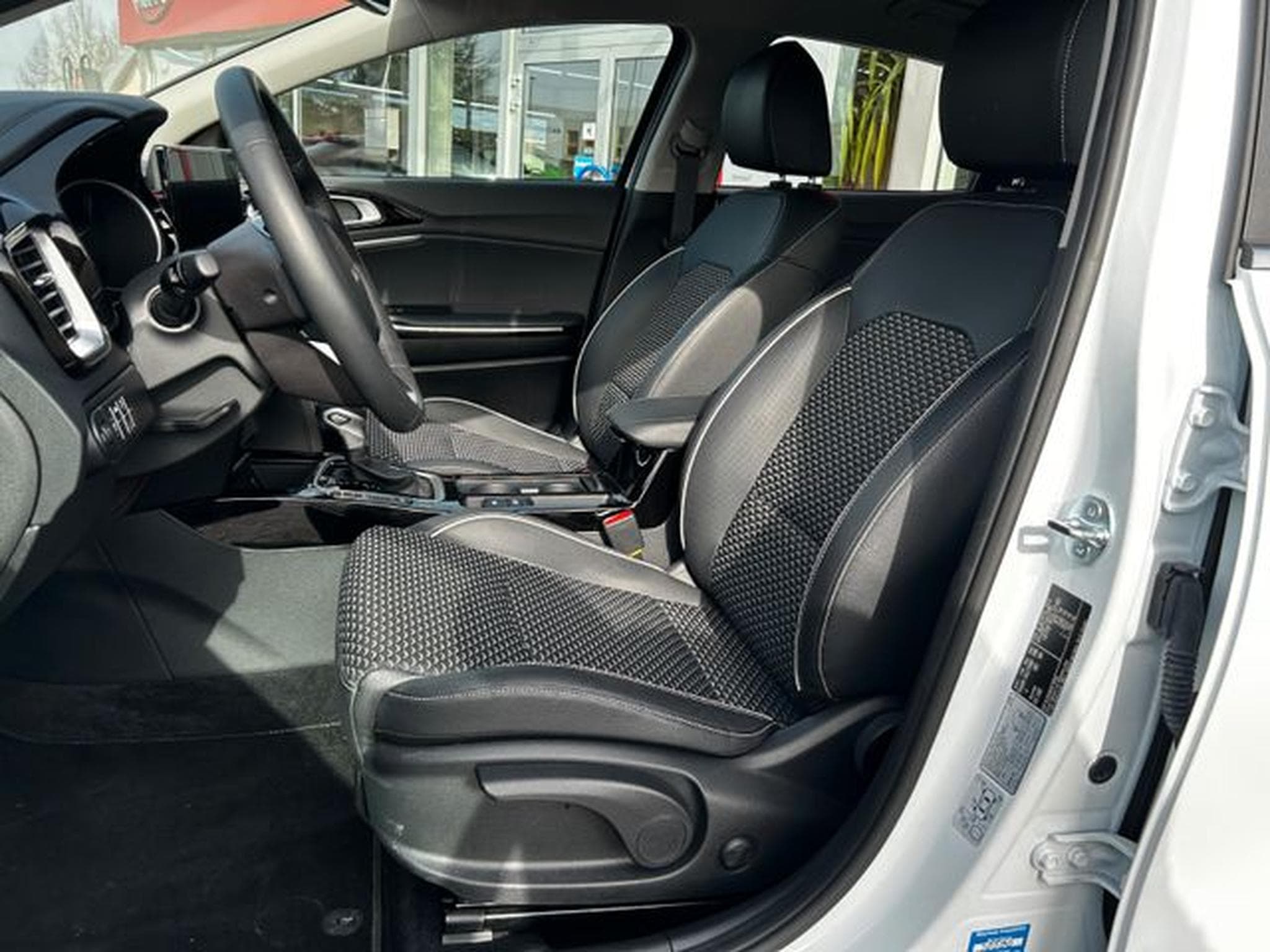 Kia XCeed XCeed 1,5T DCT Vision KomfortNavi Kamera LED (2025) - Photo 10