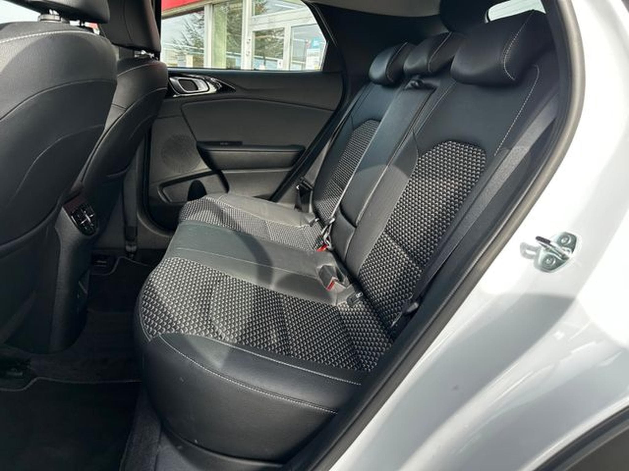 Kia XCeed XCeed 1,5T DCT Vision KomfortNavi Kamera LED (2025) - Photo 11