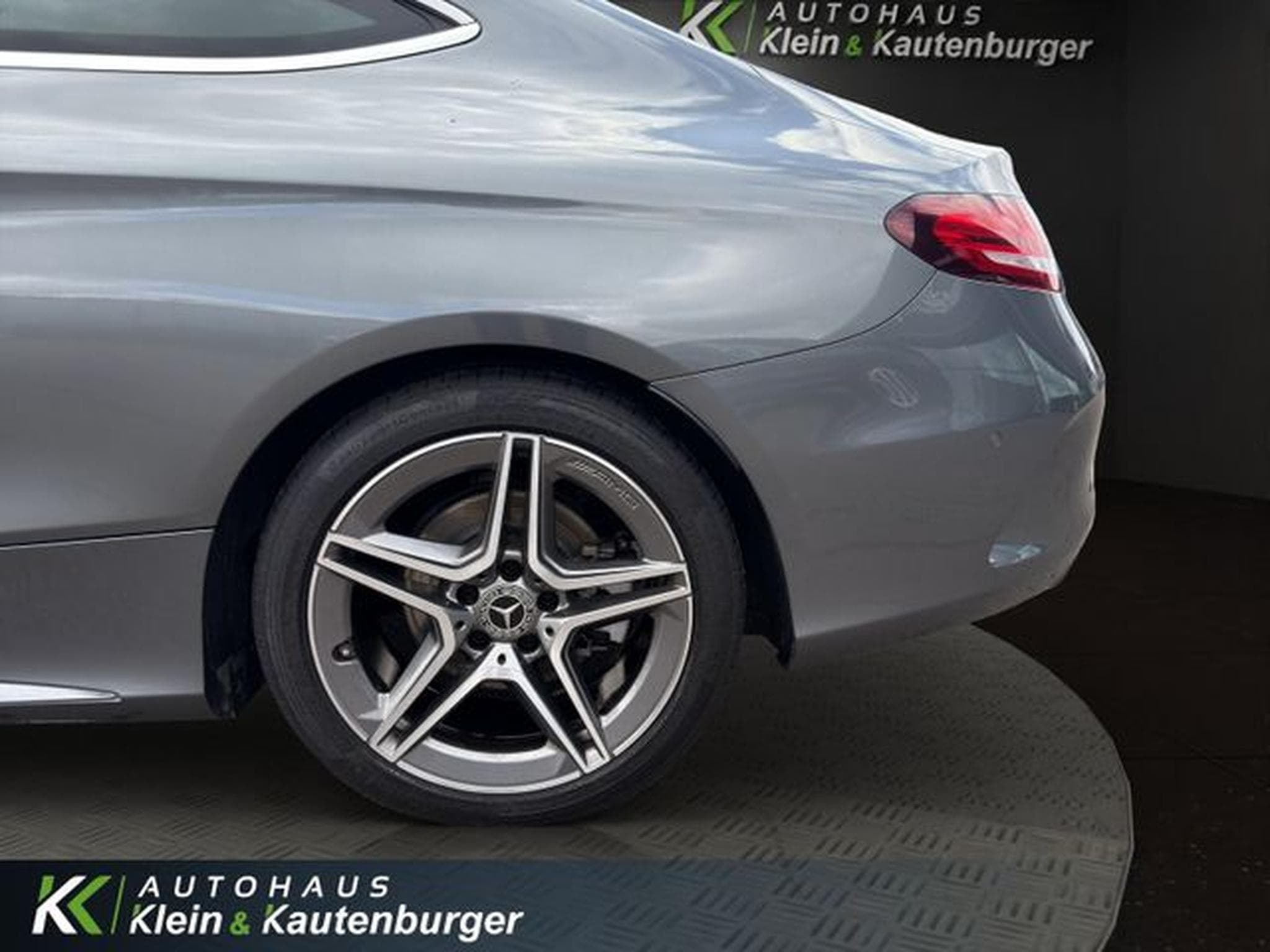 Mercedes C 200 C 200 coupé AMG LINE+MBUX+AMBIENTE+KAMERA+LED (2019) - Photo 10