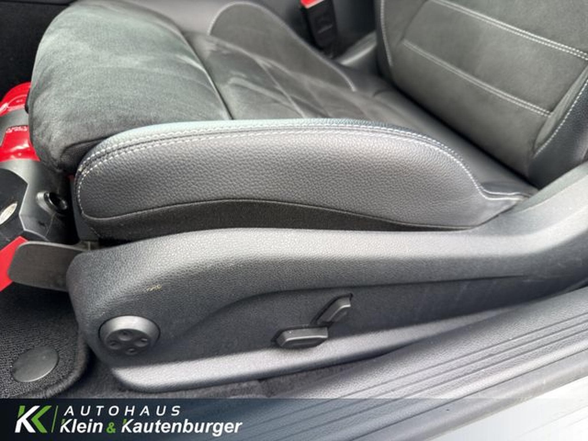 Mercedes C 200 C 200 coupé AMG LINE+MBUX+AMBIENTE+KAMERA+LED (2019) - Photo 13