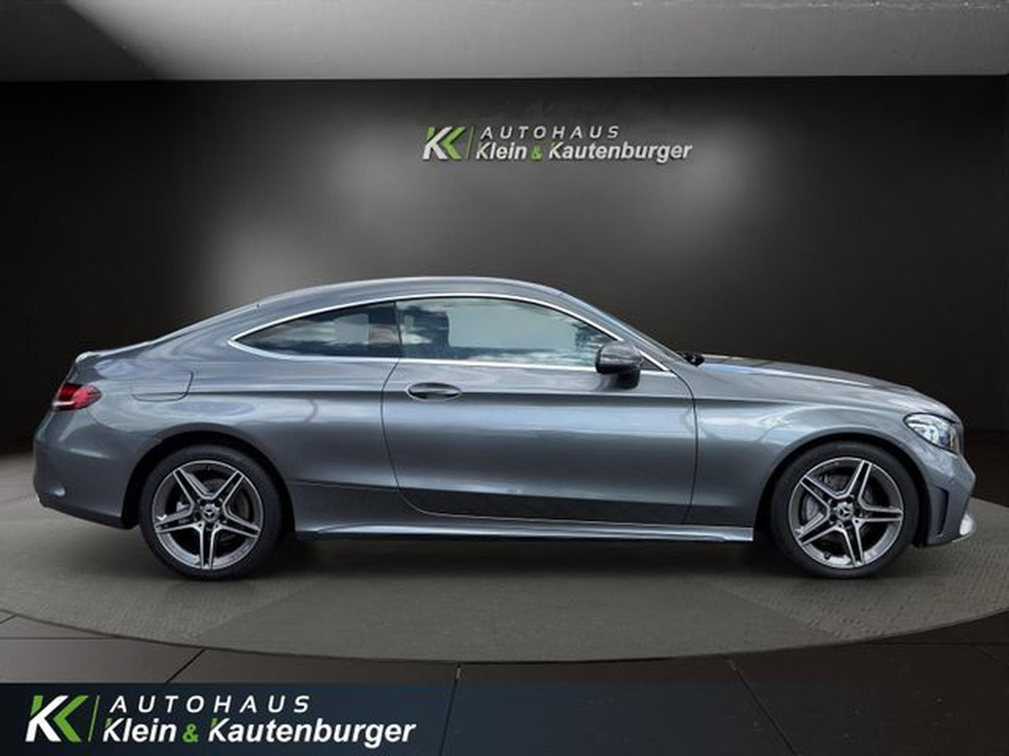 Mercedes C 200 C 200 coupé AMG LINE+MBUX+AMBIENTE+KAMERA+LED (2019) - Photo 4