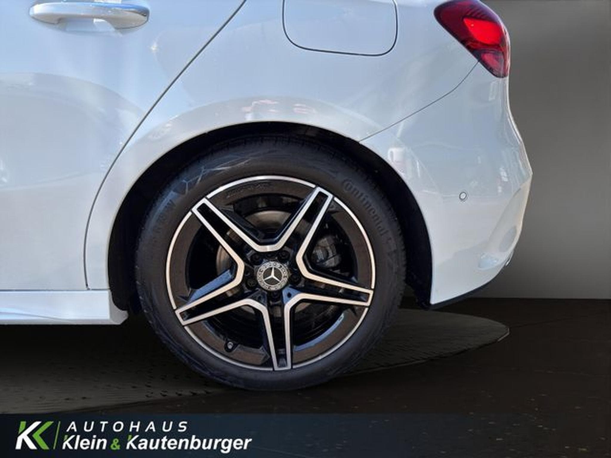 Mercedes A 200 A 200 AMG +NIGHT PAKET+BURMESTER+DISTRONIC+KAMER (2024) - Photo 10