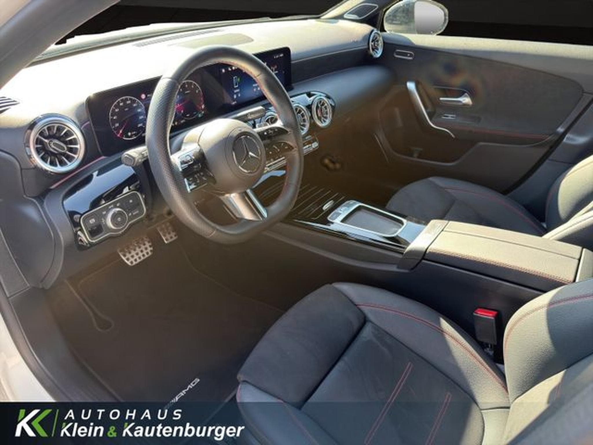 Mercedes A 200 A 200 AMG +NIGHT PAKET+BURMESTER+DISTRONIC+KAMER (2024) - Photo 11