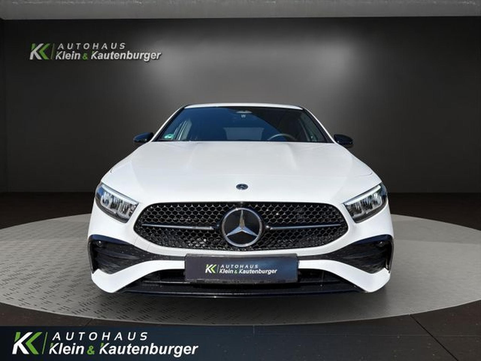 Mercedes A 200 A 200 AMG +NIGHT PAKET+BURMESTER+DISTRONIC+KAMER (2024) - Photo 2