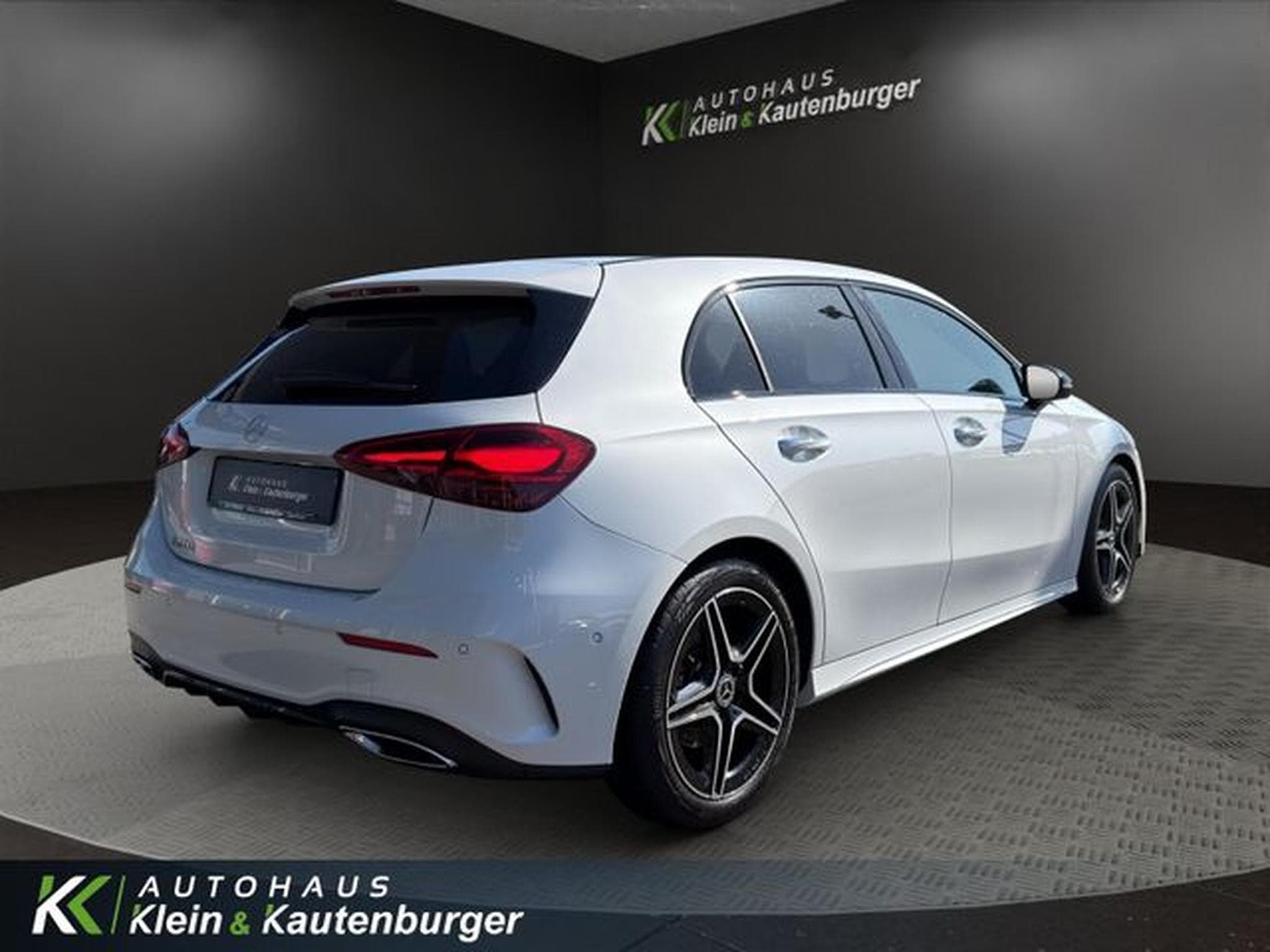 Mercedes A 200 A 200 AMG +NIGHT PAKET+BURMESTER+DISTRONIC+KAMER (2024) - Photo 5