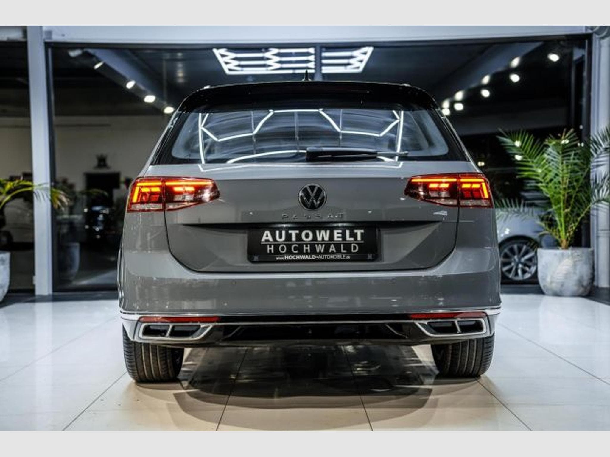 VW Passat Passat Variant 2.0 TDI R-Line NAVI LED RFK ACC (2022) - Foto 12