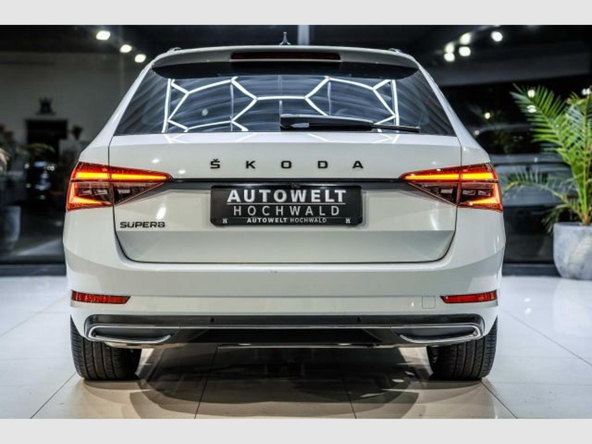 Skoda Superb Superb 2.0 TDI DSG Sportline NAVI LED PANO RFK (2021) - Photo 13