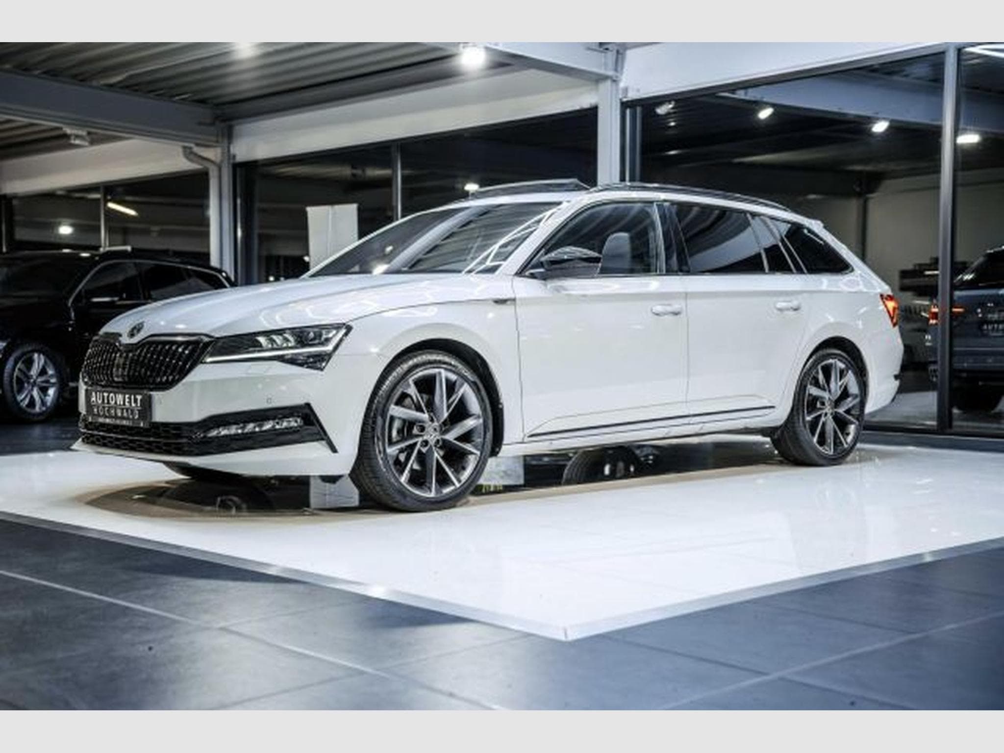 Skoda Superb Superb 2.0 TDI DSG Sportline NAVI LED PANO RFK (2021) - Photo 4