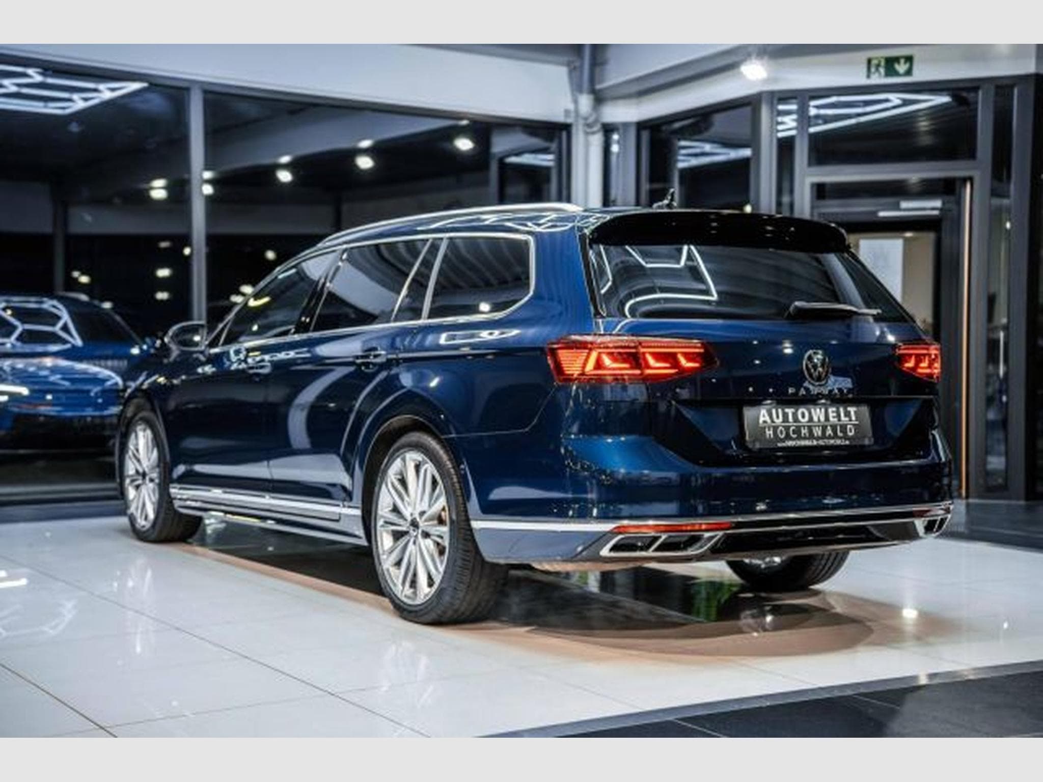 VW Passat Passat Variant 2.0 TDI DSG 2x R-Line STAHZG H&amp;K (2022) - Photo 12