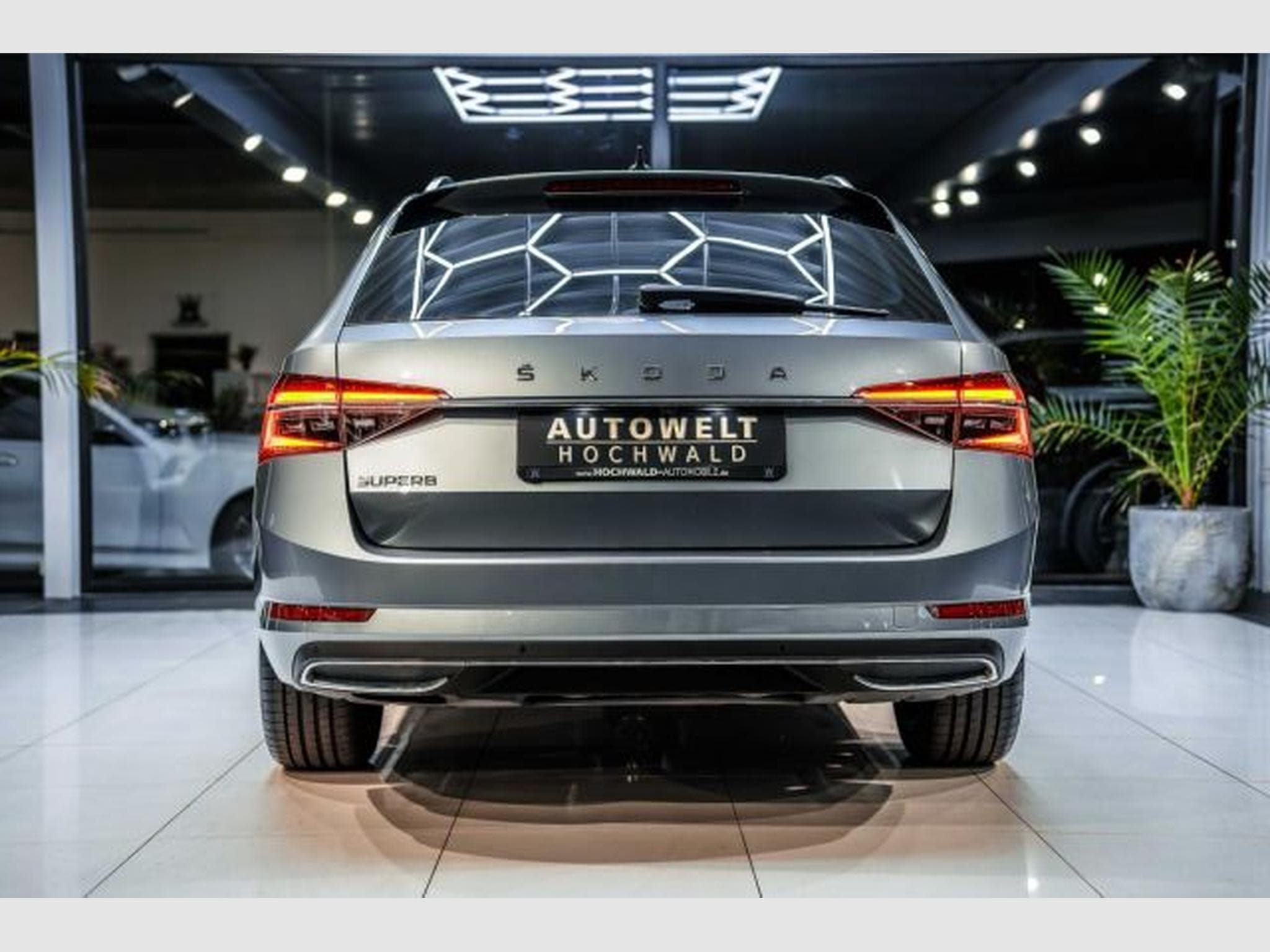 Skoda Superb Superb 2.0 TDI DSG Laurin &amp; Klement STAHZG AHK (2021) - Foto 13