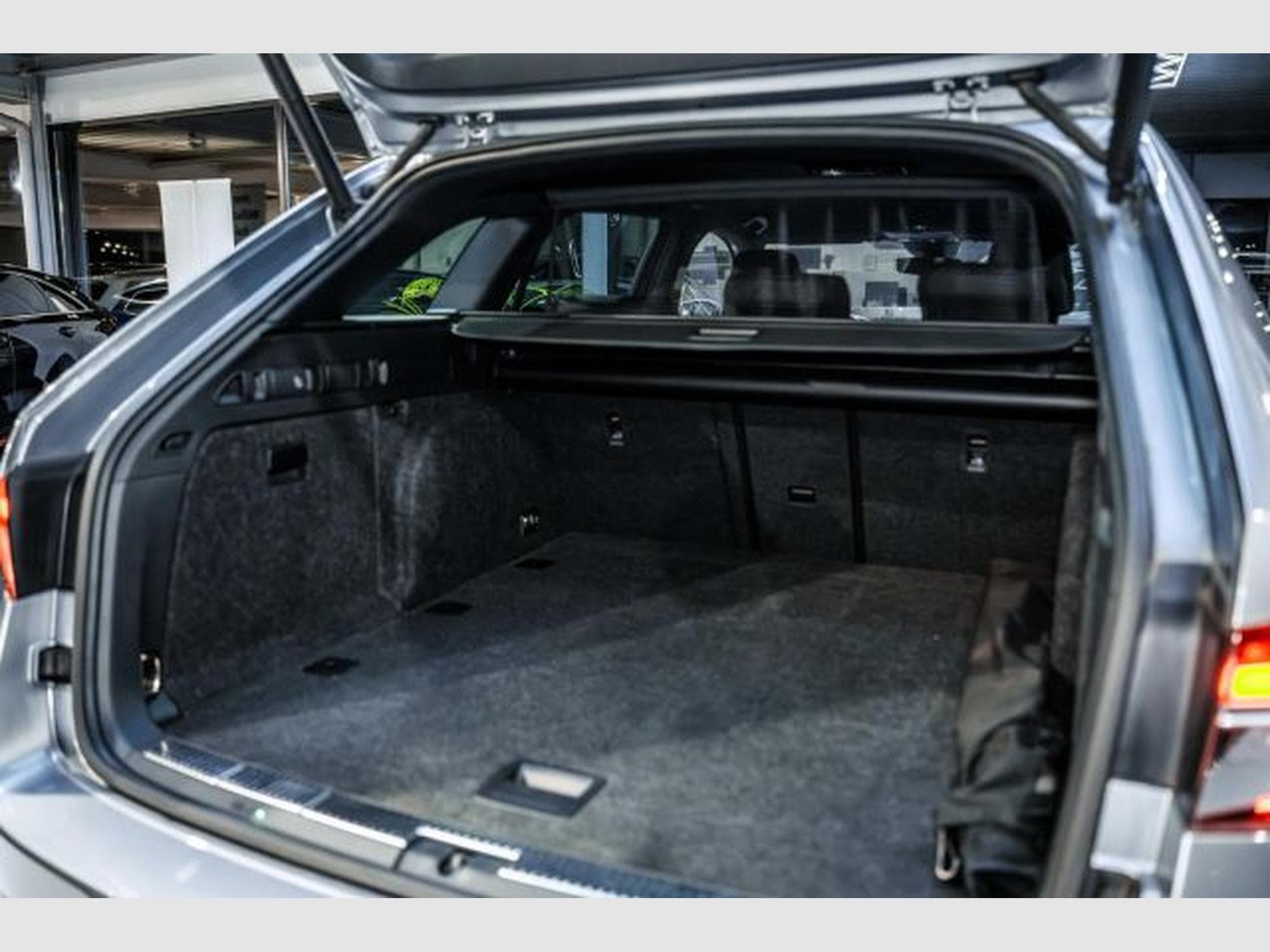 Skoda Superb Superb 2.0 TDI DSG Laurin &amp; Klement STAHZG AHK (2021) - Foto 15