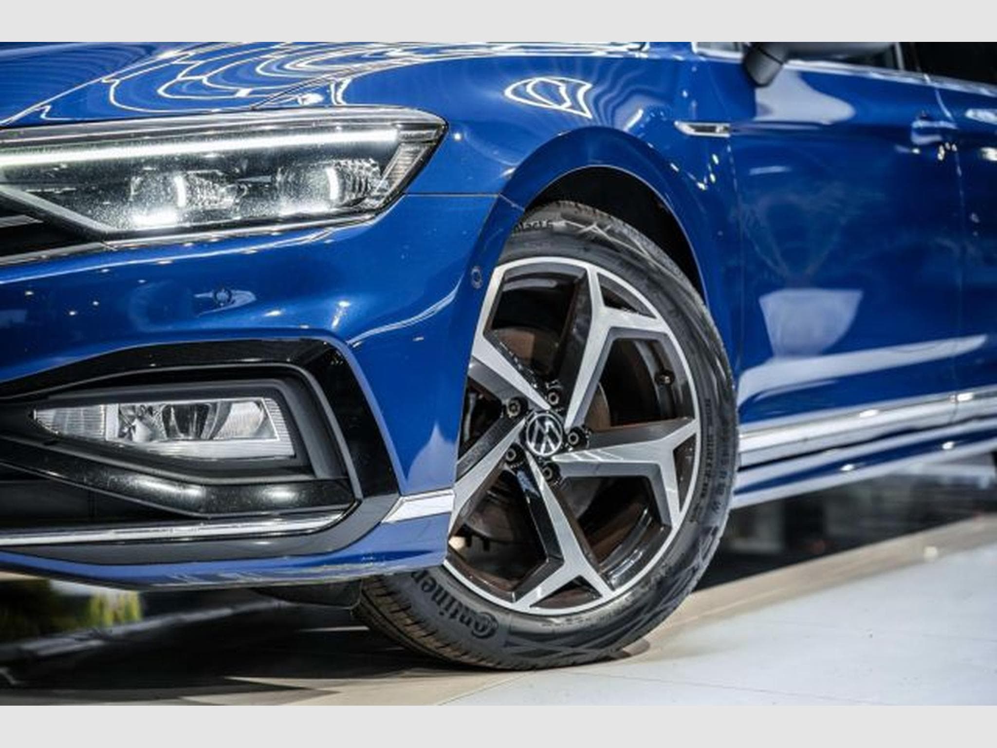 VW Passat Passat Variant 2.0 TDI DSG 3x R-Line AHK H&amp;K IQ (2023) - Foto 3