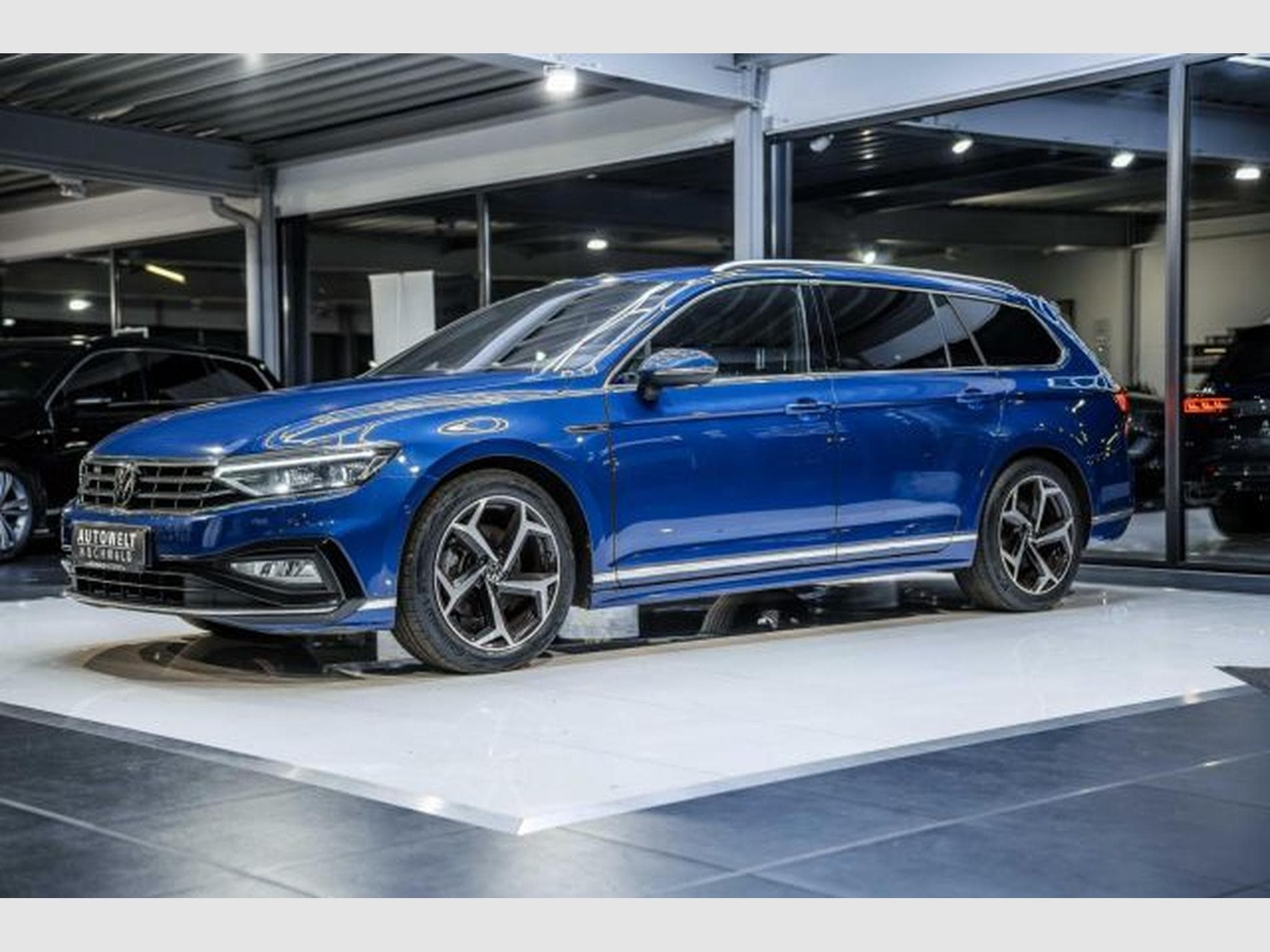 VW Passat Passat Variant 2.0 TDI DSG 3x R-Line AHK H&amp;K IQ (2023) - Foto 4