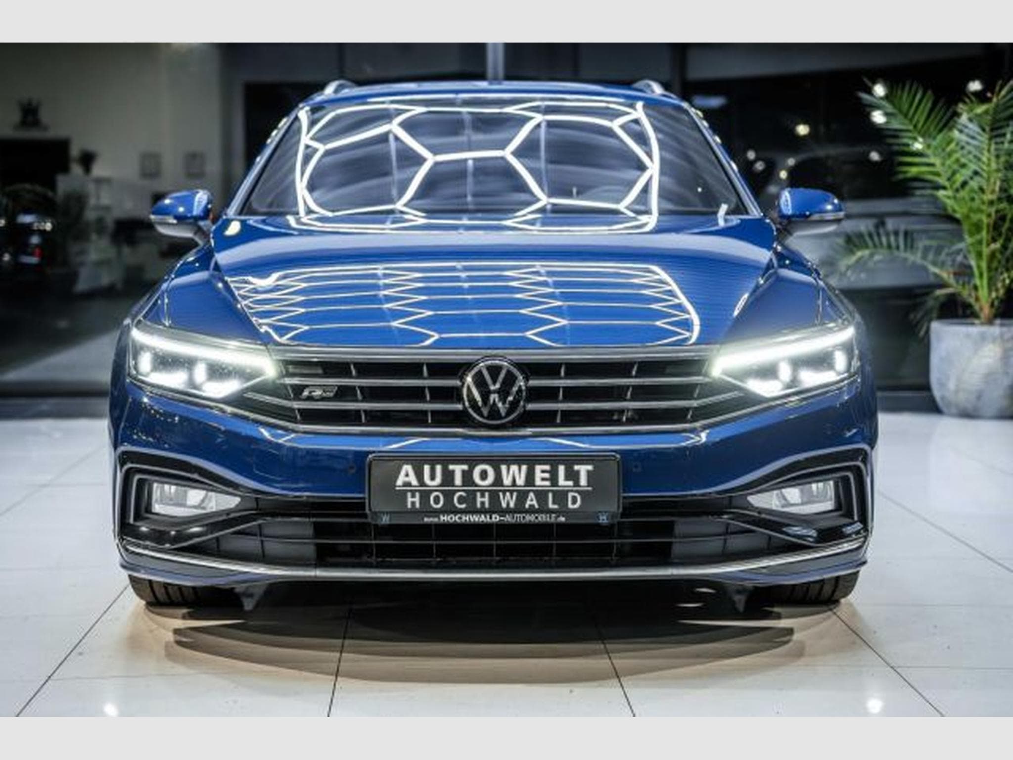 VW Passat Passat Variant 2.0 TDI DSG 3x R-Line AHK H&amp;K IQ (2023) - Foto 5