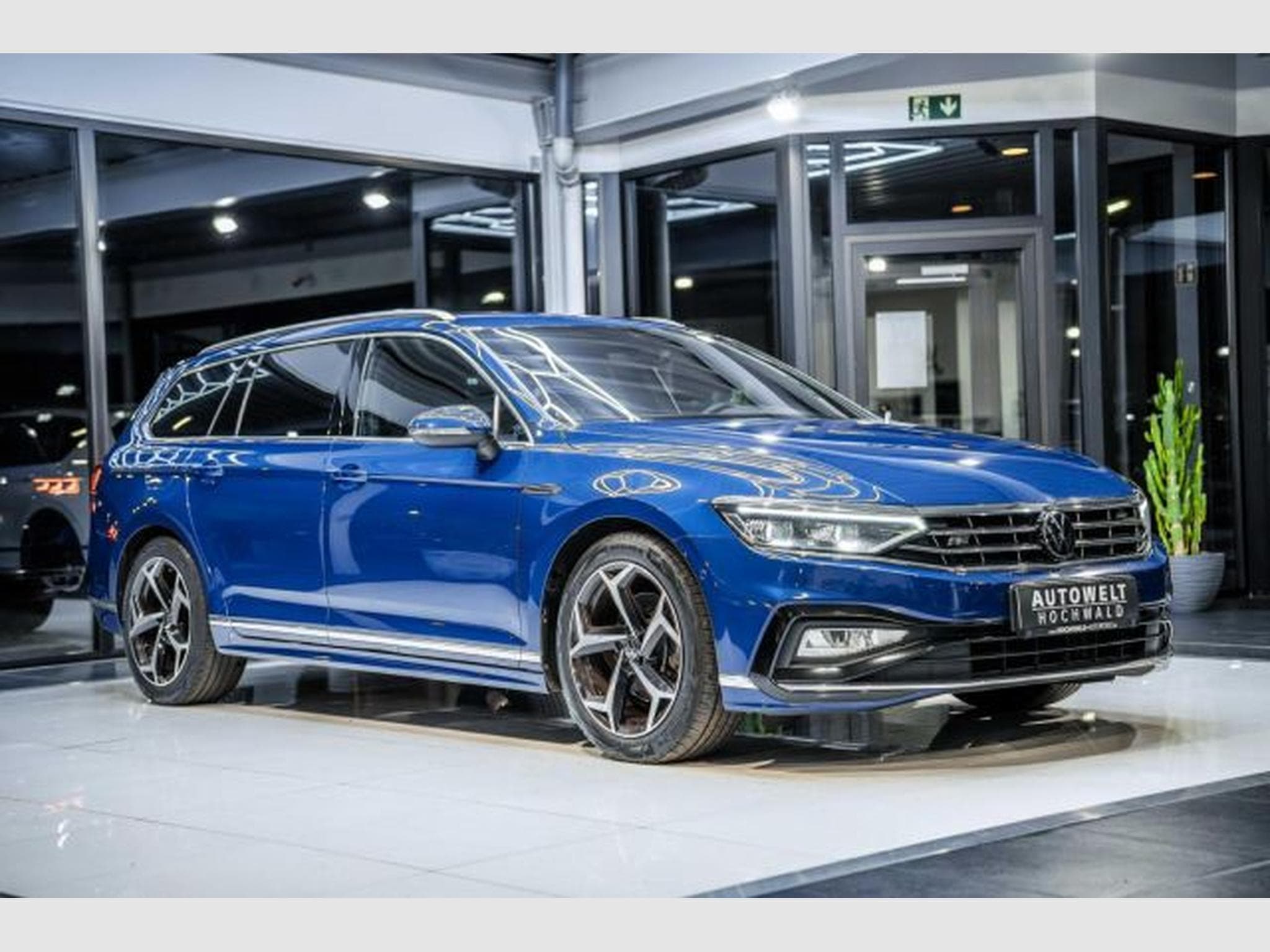 VW Passat Passat Variant 2.0 TDI DSG 3x R-Line AHK H&amp;K IQ (2023) - Foto 6