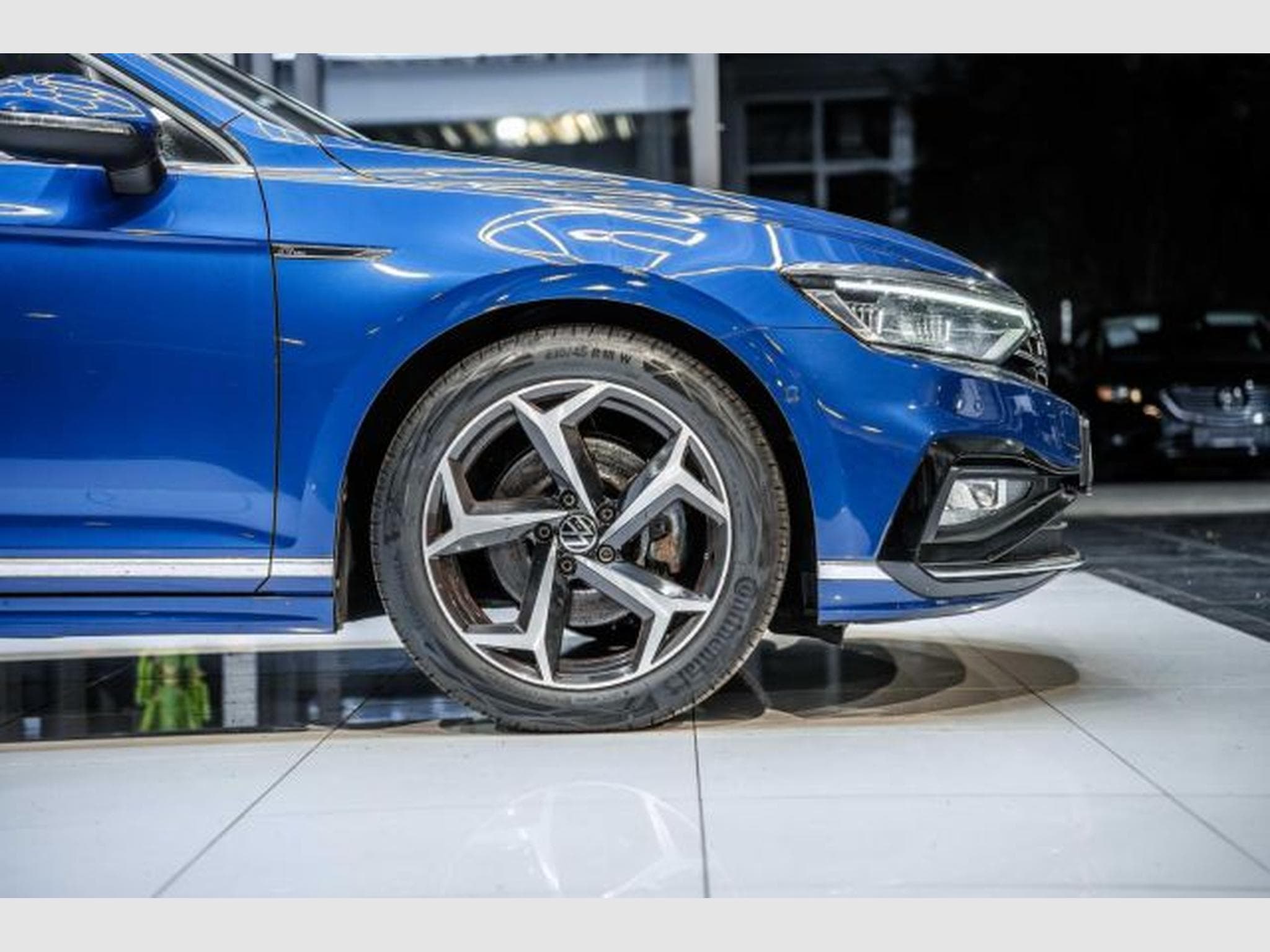 VW Passat Passat Variant 2.0 TDI DSG 3x R-Line AHK H&amp;K IQ (2023) - Foto 9