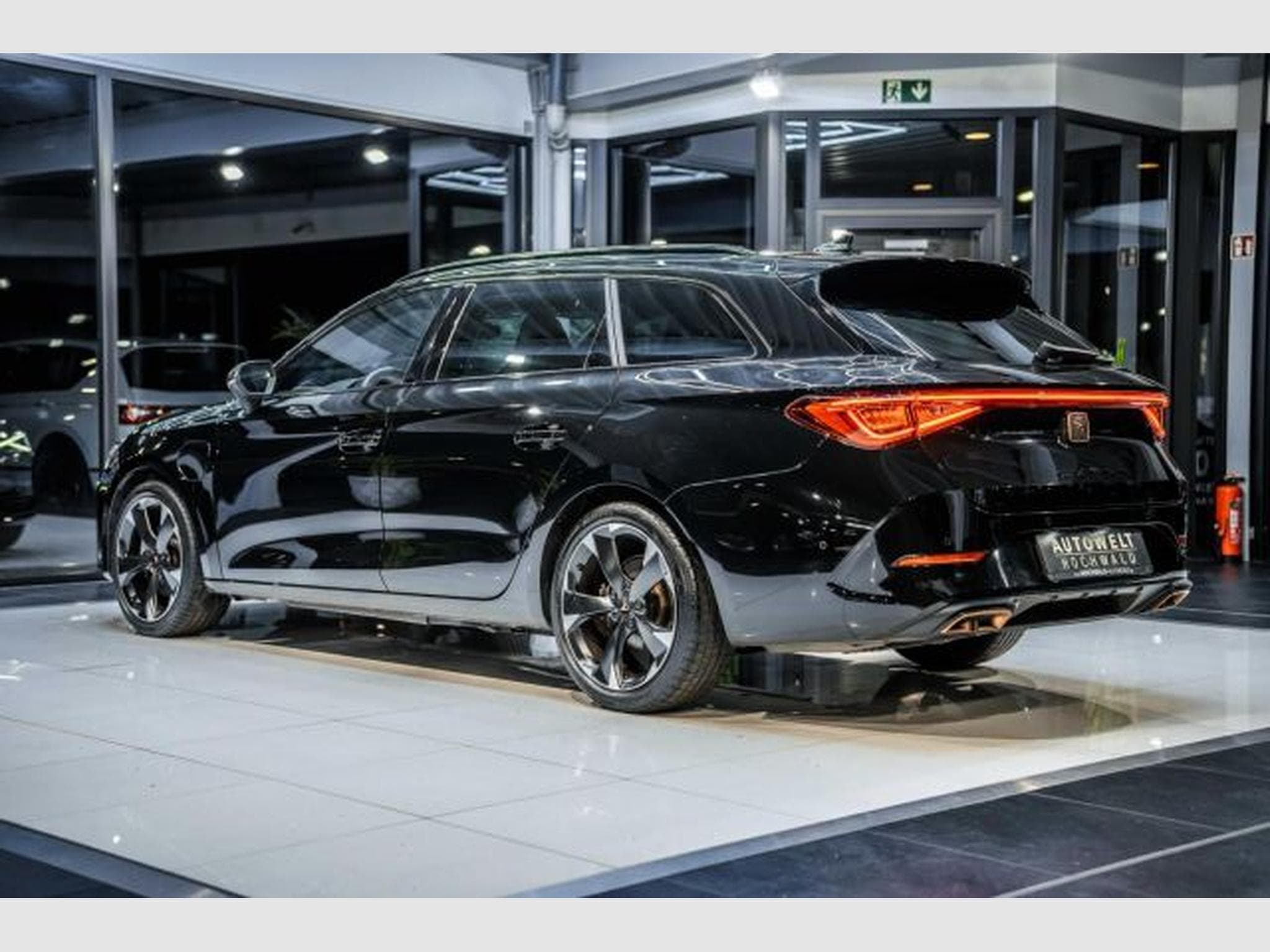 Cupra Leon Leon SP 1.4 e-Hybrid DSG NAVI RFK LED Full Link (2022) - Foto 13