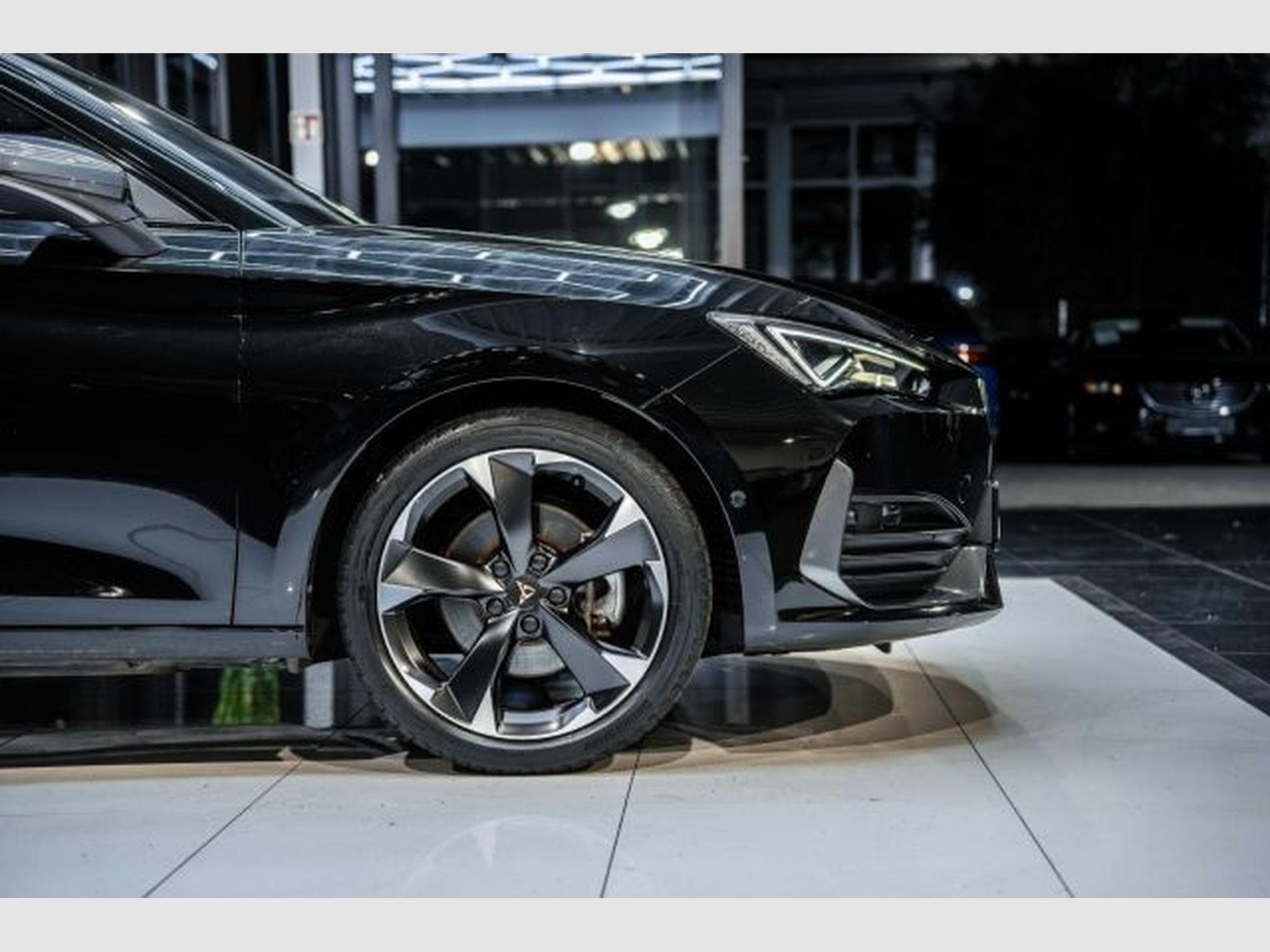 Cupra Leon Leon SP 1.4 e-Hybrid DSG NAVI RFK LED Full Link (2022) - Foto 9