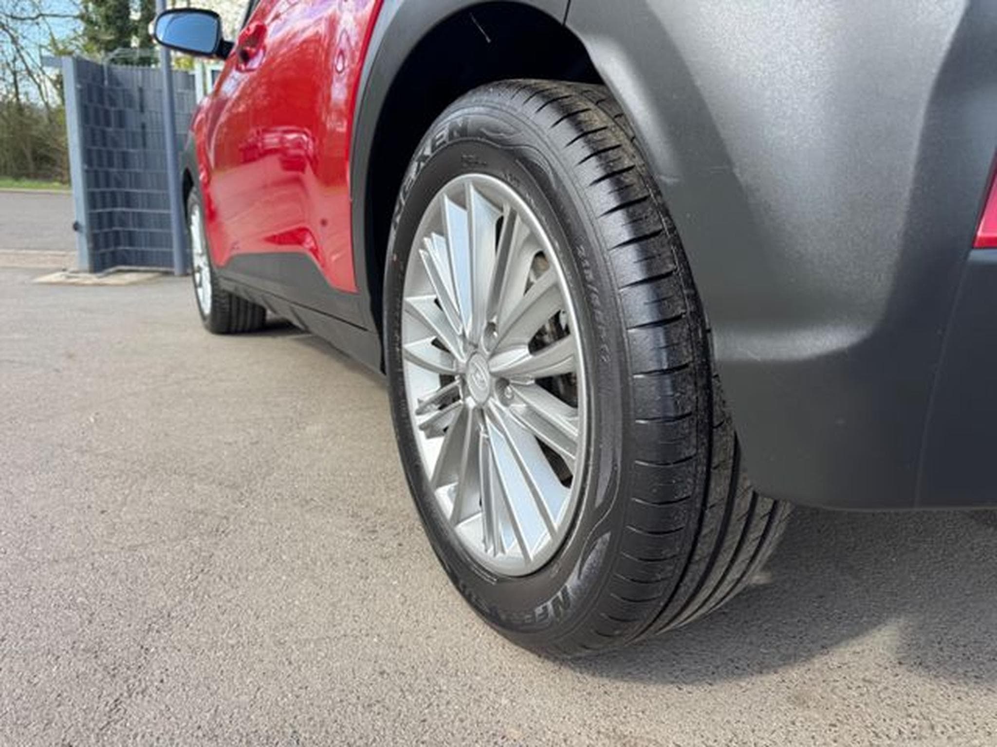 Hyundai KONA KONA TEND*AUTOMATIK*NAVI*WINTERPAKET* (2020) - Photo 10