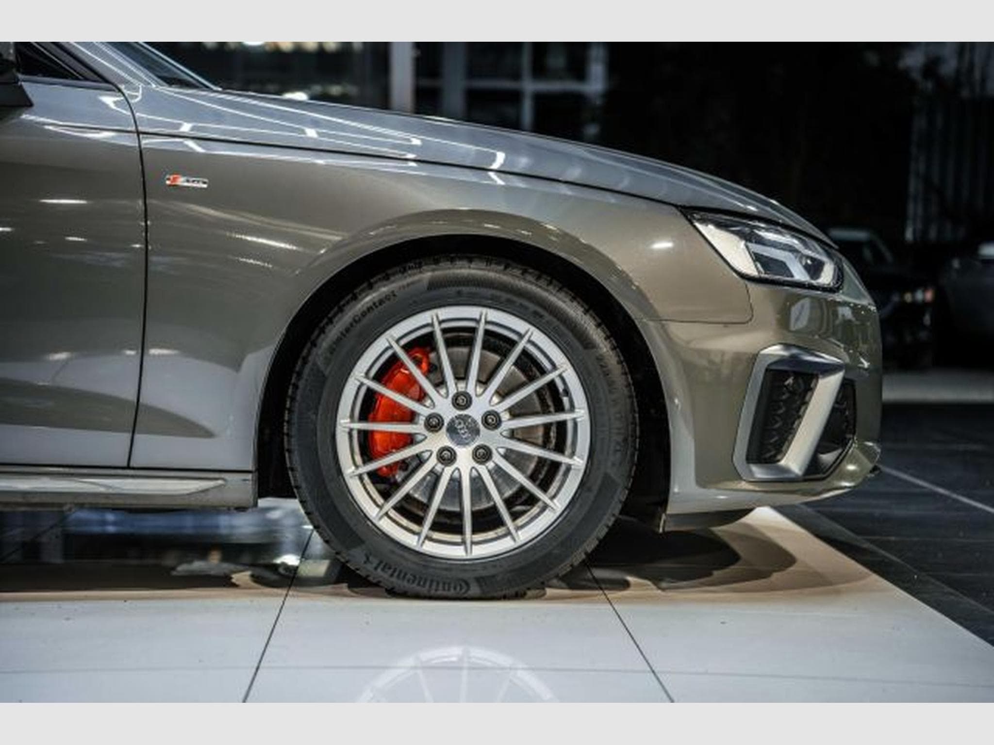 Audi A4 A4 Avant 40 TDI S-tronic S-Line NAVI LED B&amp;O AHK (2023) - Photo 9