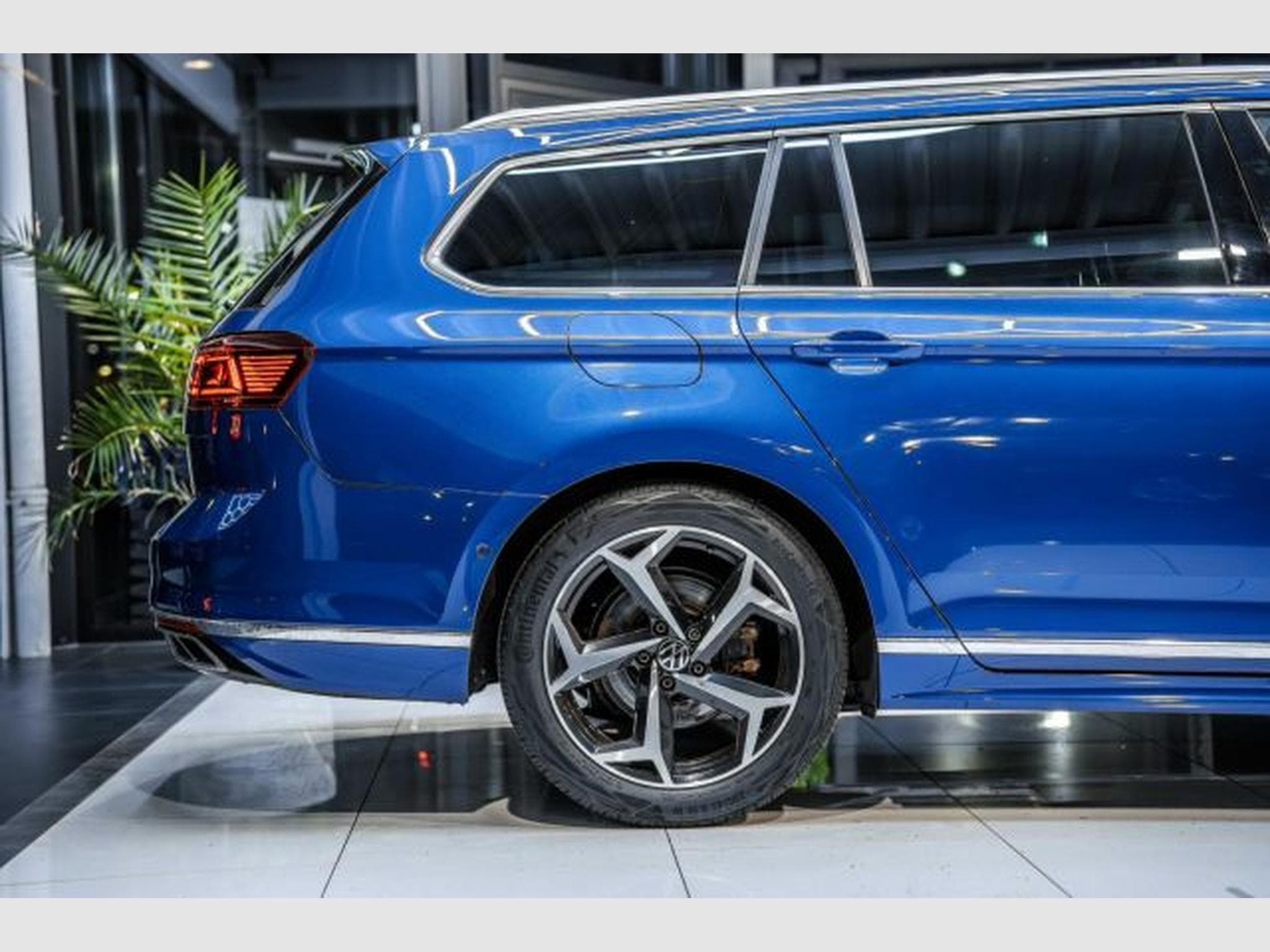 VW Passat Passat 2.0 TDI DSG 3x R-Line NAVI AHK H&amp;K IQ-LED (2023) - Photo 8