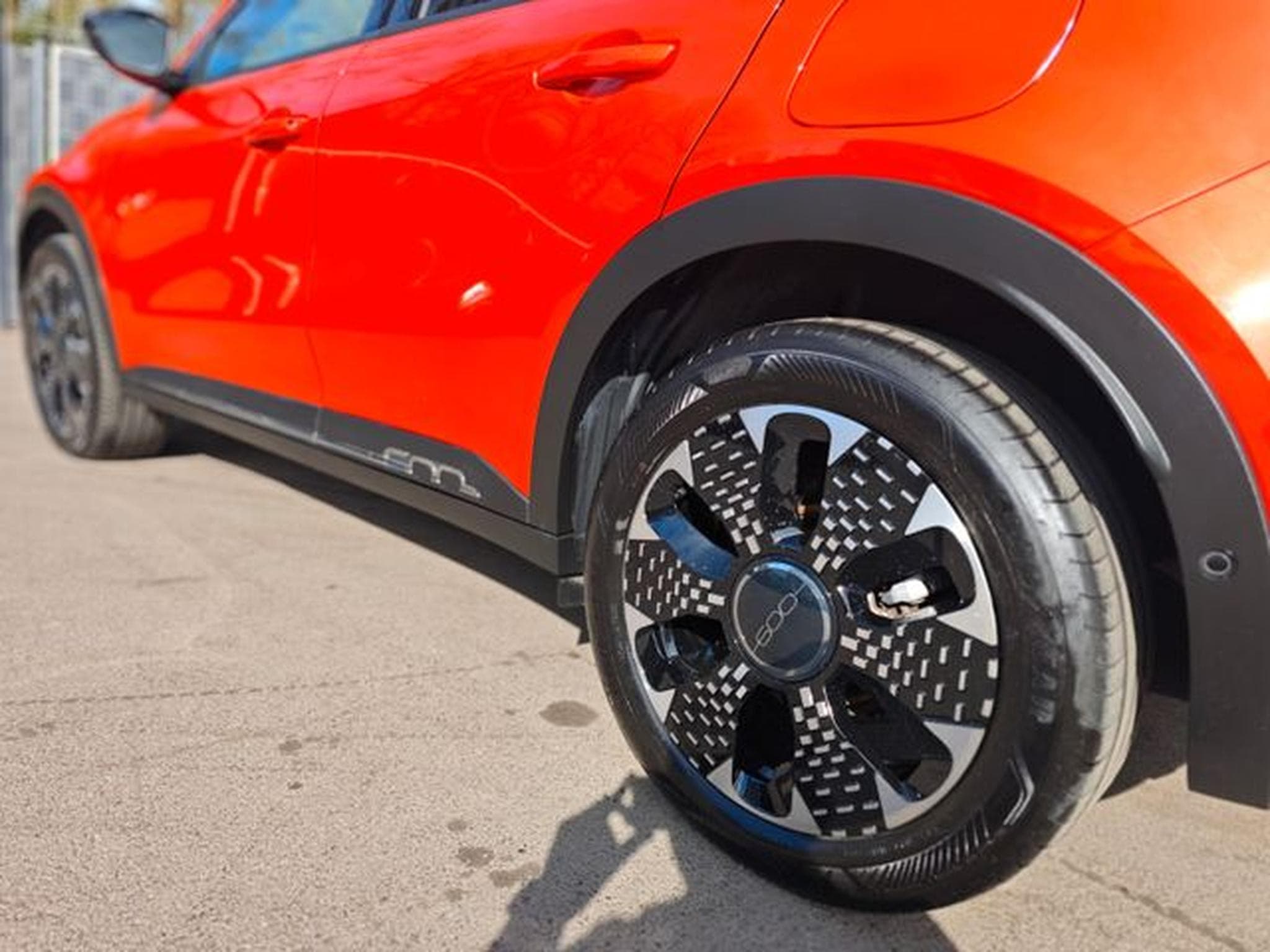 Fiat 600 600 HYBRID LA PRIMA *1.HAND*LED*NAVI*360°*LEDER* (2024) - Foto 10