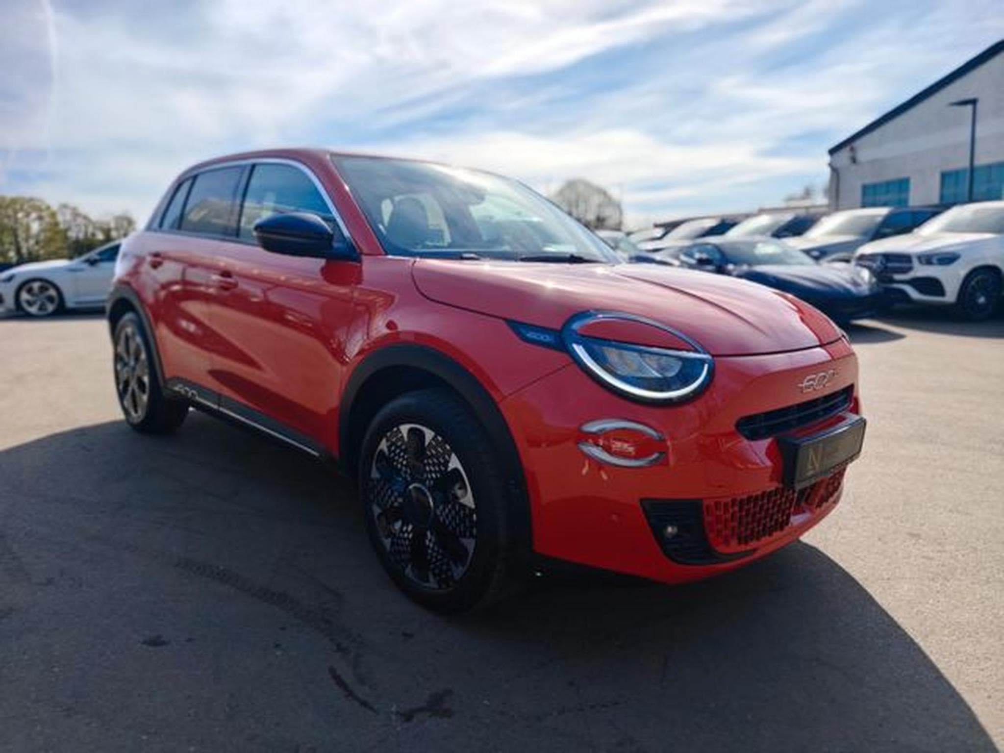 Fiat 600 600 HYBRID LA PRIMA *1.HAND*LED*NAVI*360°*LEDER* (2024) - Foto 4