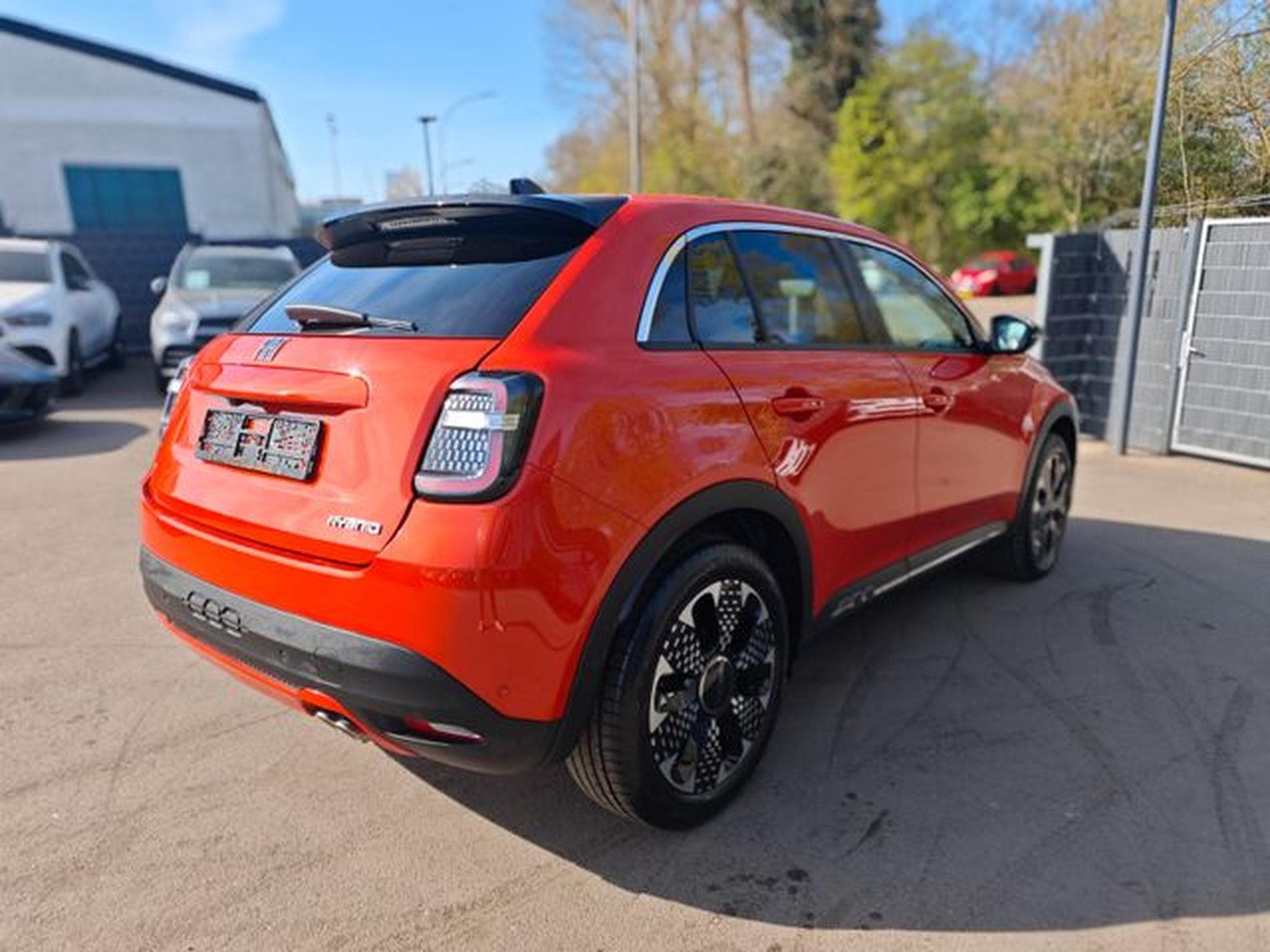 Fiat 600 600 HYBRID LA PRIMA *1.HAND*LED*NAVI*360°*LEDER* (2024) - Foto 6