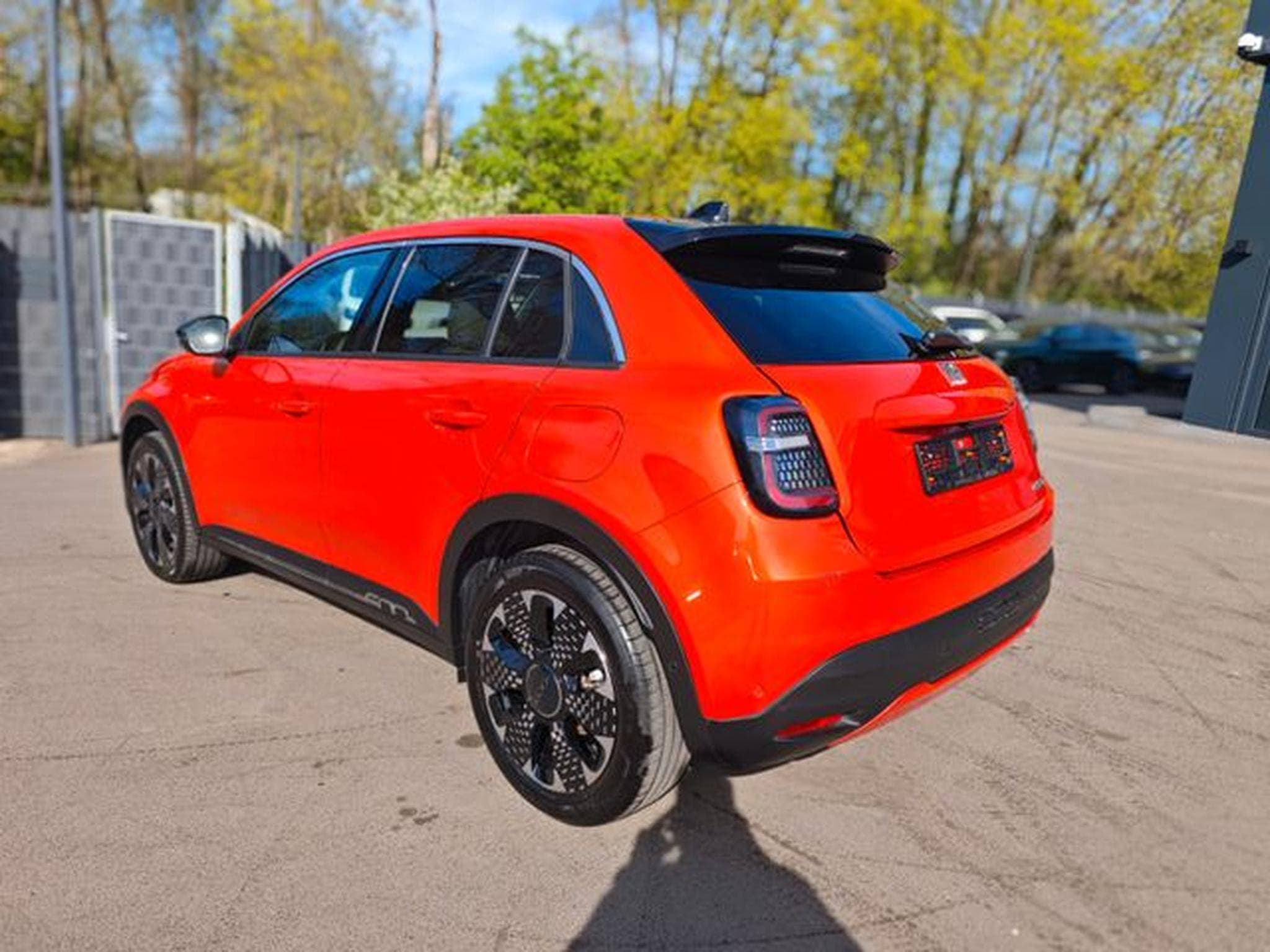 Fiat 600 600 HYBRID LA PRIMA *1.HAND*LED*NAVI*360°*LEDER* (2024) - Foto 8