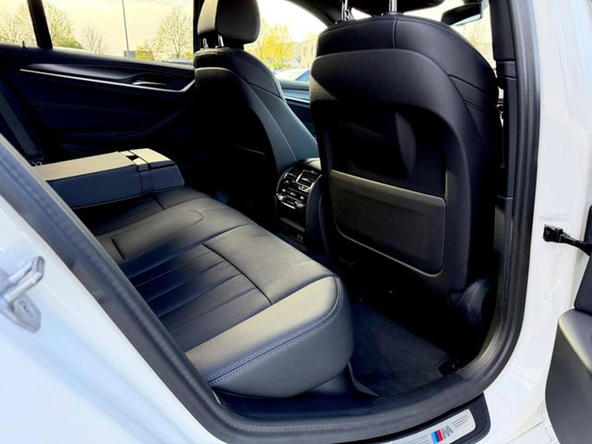 BMW 530 530d xDrive Touring M Sport Paket (2023) - Foto 15