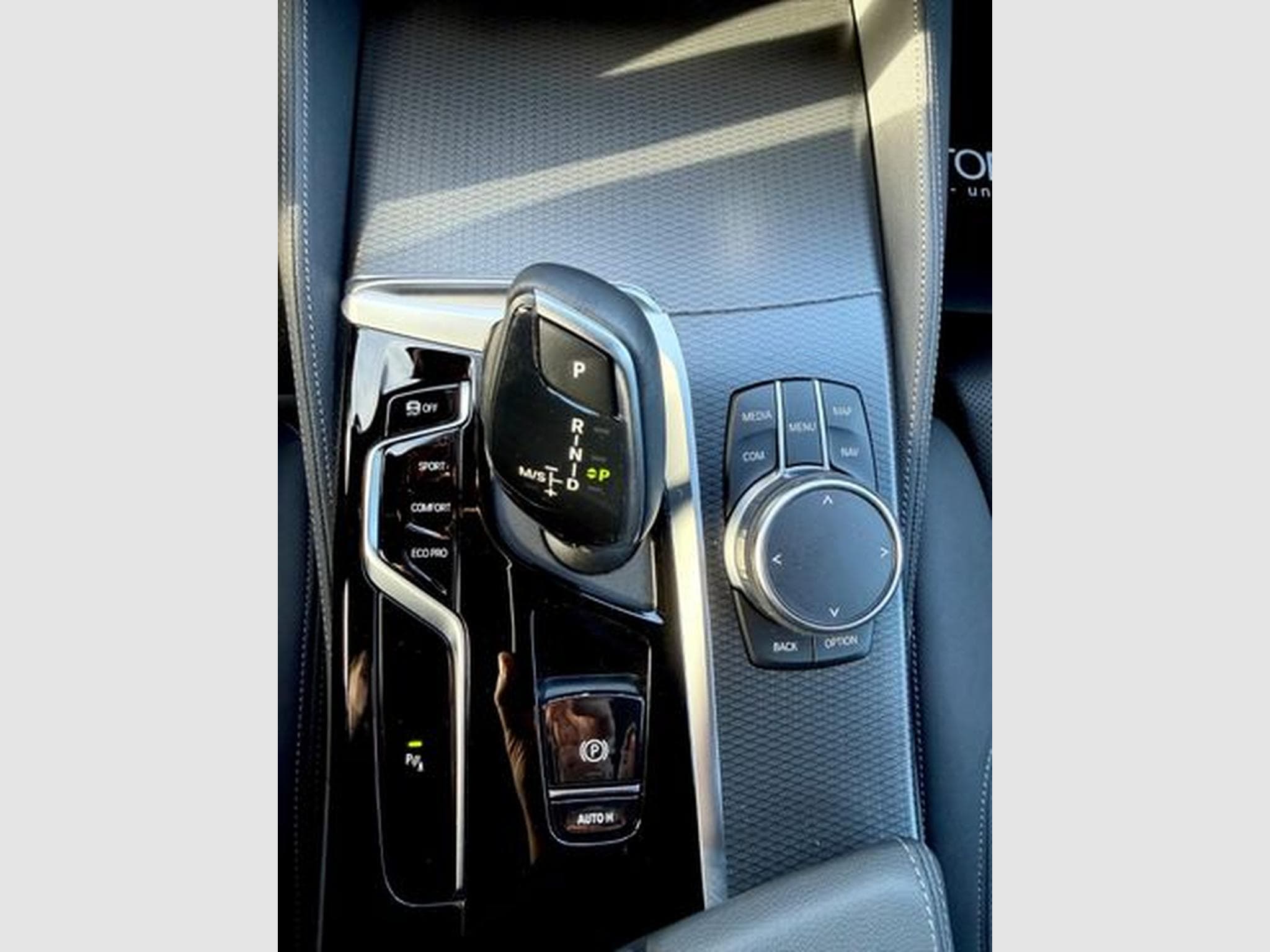 BMW 530 530d xDrive Touring M Sport Paket (2023) - Foto 24