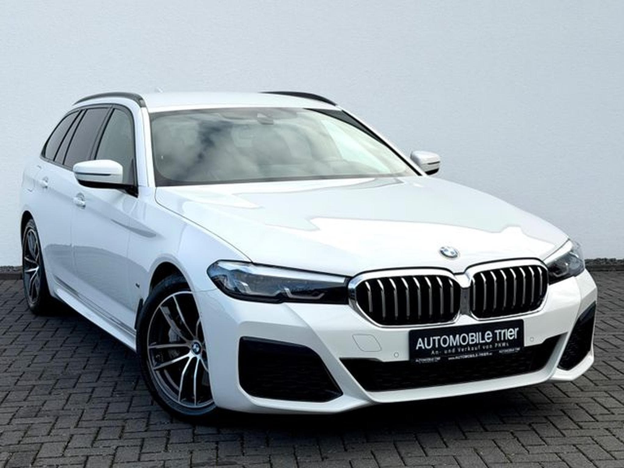 BMW 530 530d xDrive Touring M Sport Paket (2023) - Foto 3