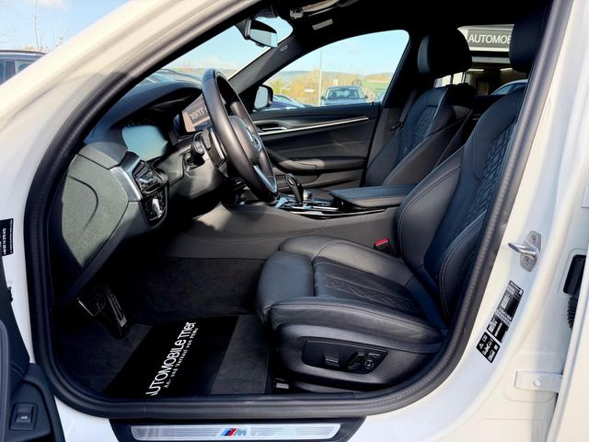 BMW 530 530d xDrive Touring M Sport Paket (2023) - Foto 9